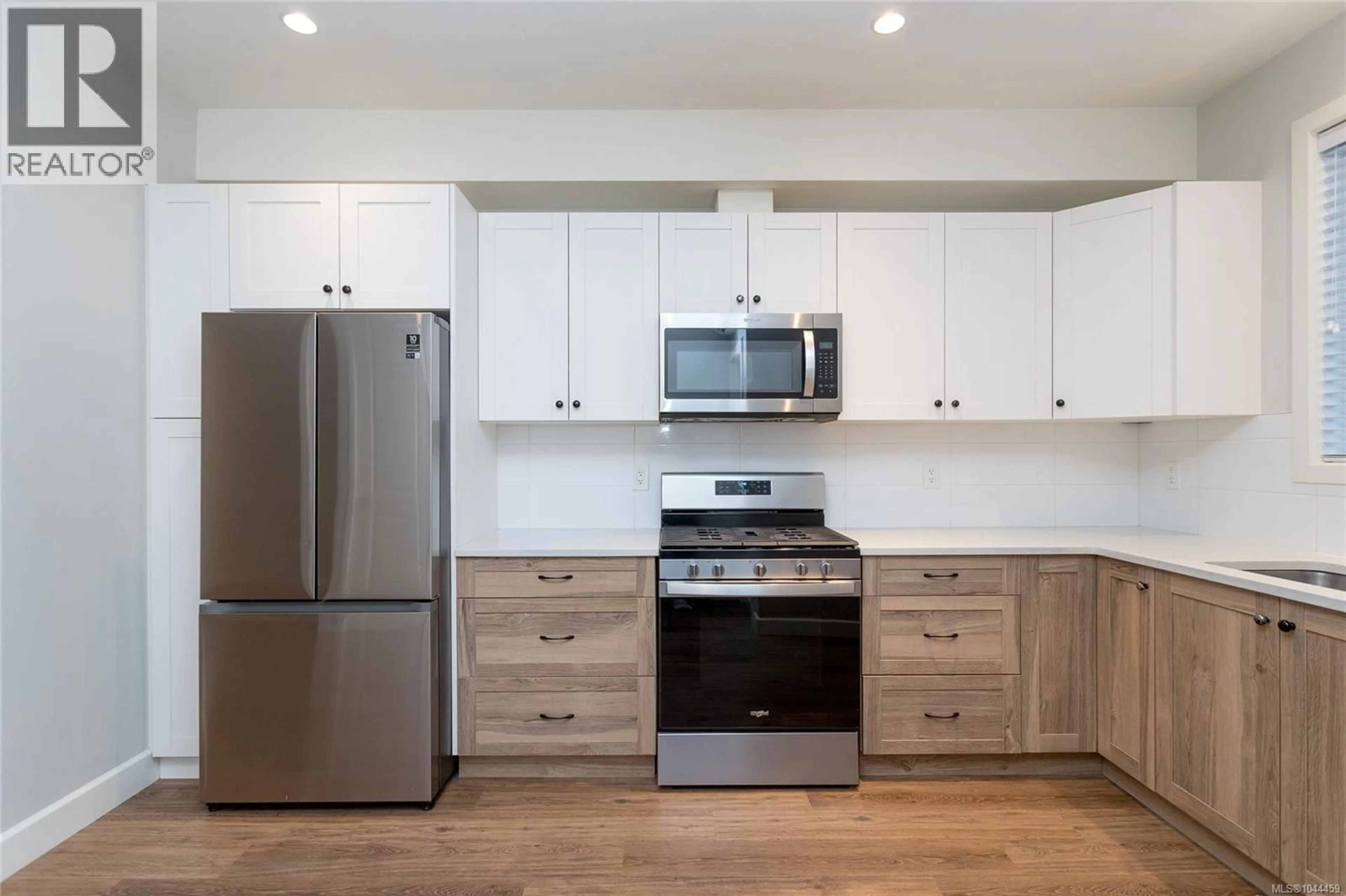Standard kitchen, wood/laminate floor for 1206 - 3351 LUXTON ROAD, Langford British Columbia V9C0P2