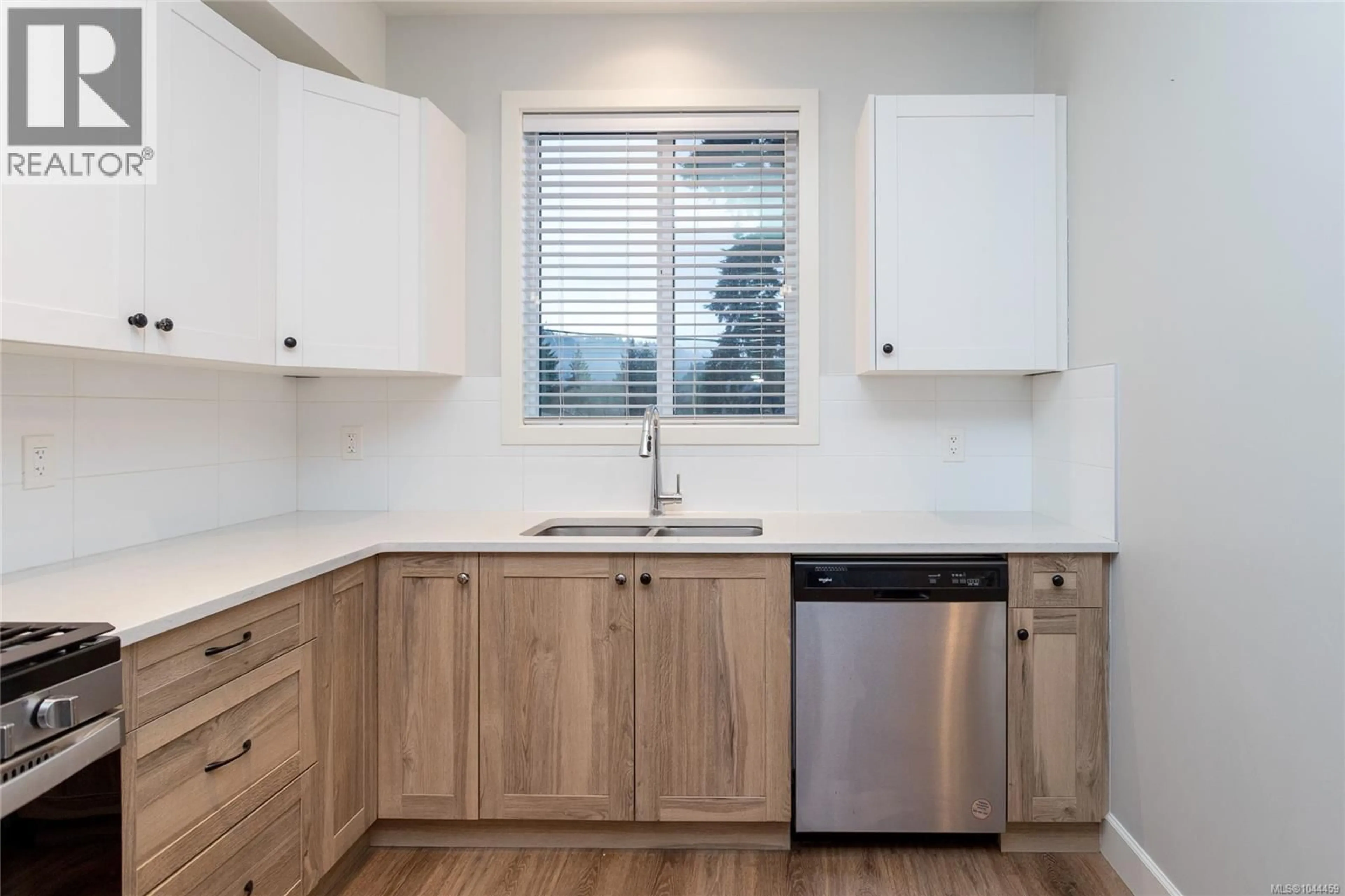 Standard kitchen, wood/laminate floor for 1206 - 3351 LUXTON ROAD, Langford British Columbia V9C0P2