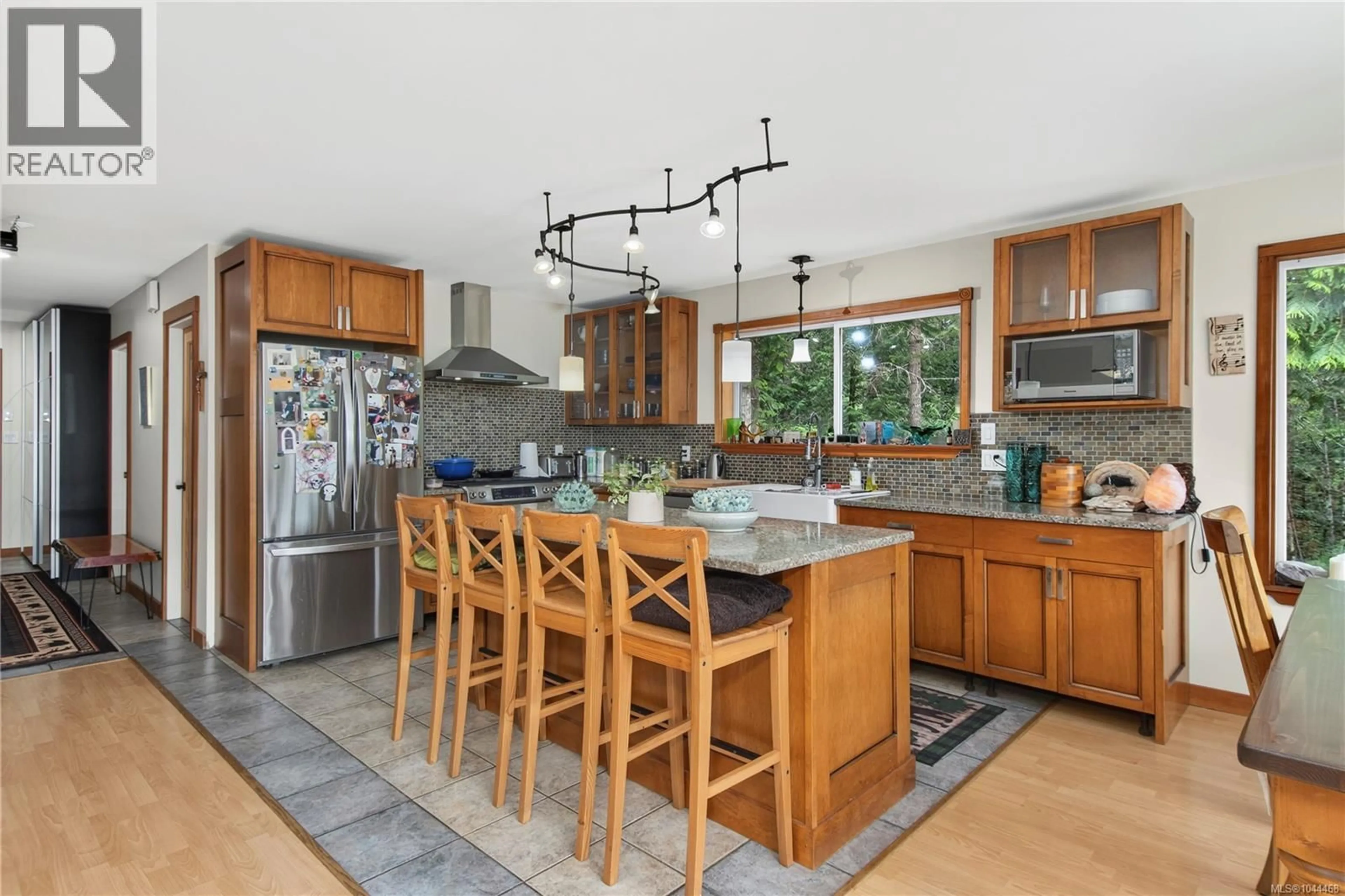 Open concept kitchen, ceramic/tile floor for 4777 FORBIDDEN PLATEAU ROAD, Courtenay British Columbia V9J1R3