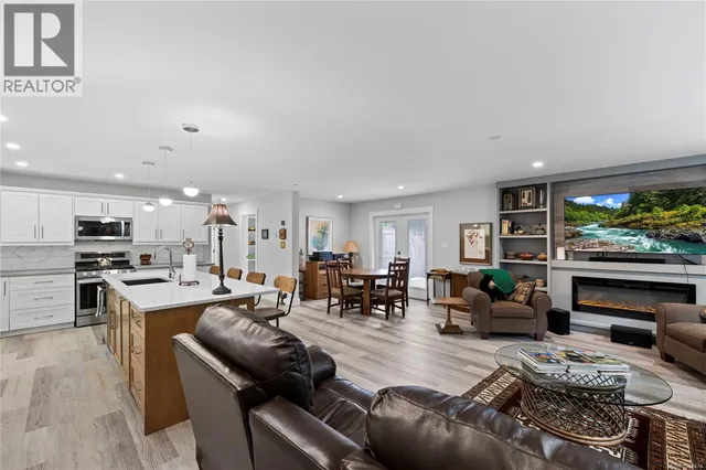 242 SUNNINGDALE ROAD EAST, Qualicum Beach 5