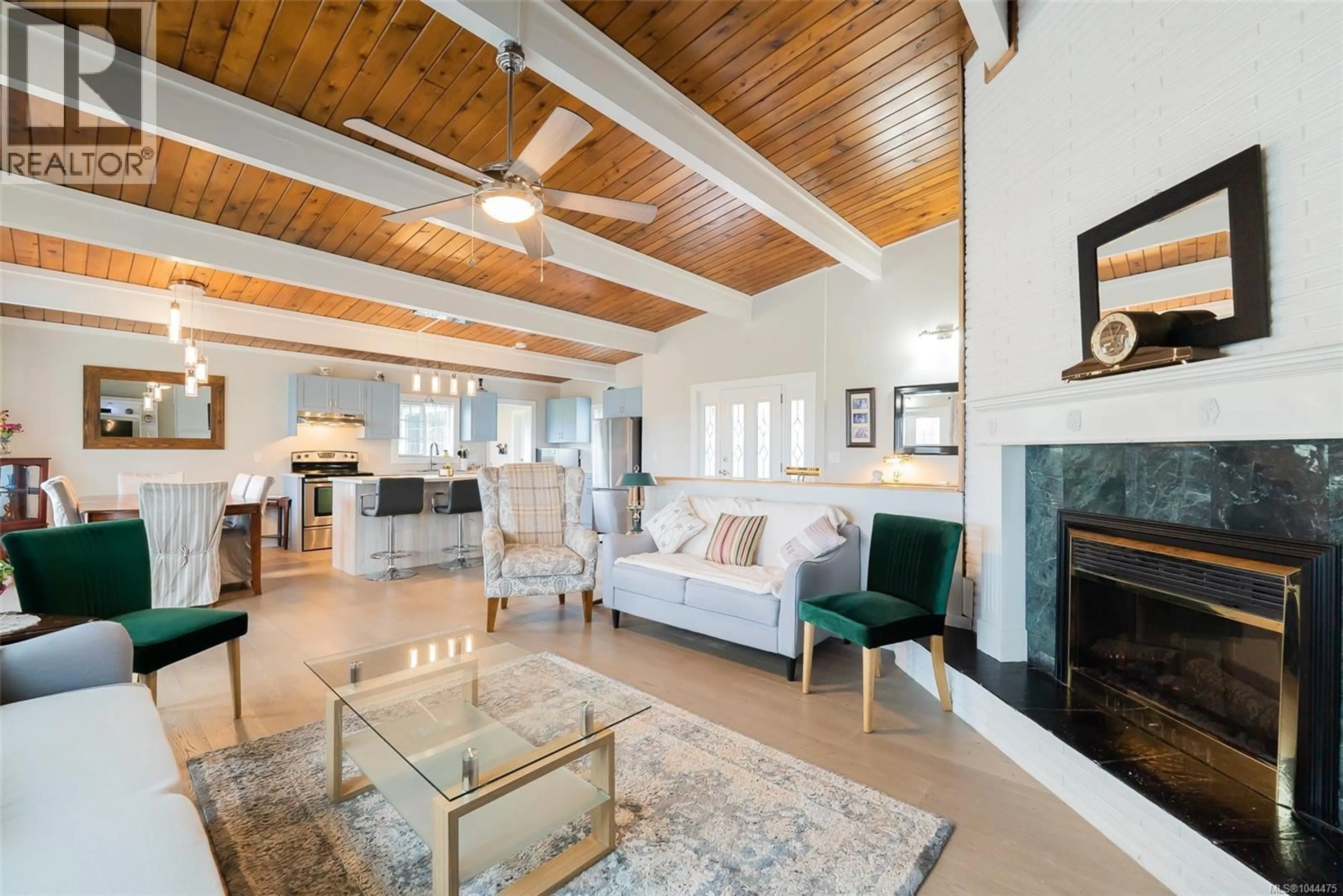 Living room with furniture, unknown for 1958 ESTEVAN ROAD, Nanaimo British Columbia V9S3Z2