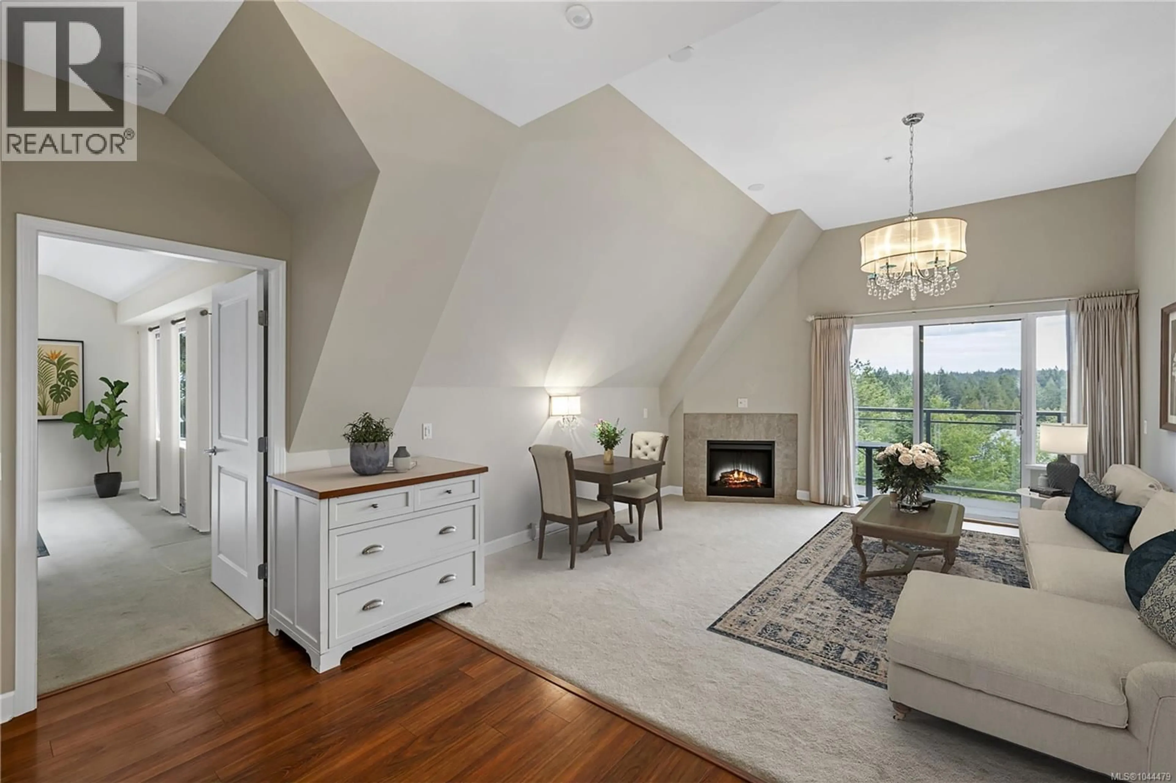 Living room with furniture, unknown for 433 - 650 BERWICK ROAD NORTH, Qualicum Beach British Columbia V9K2T8