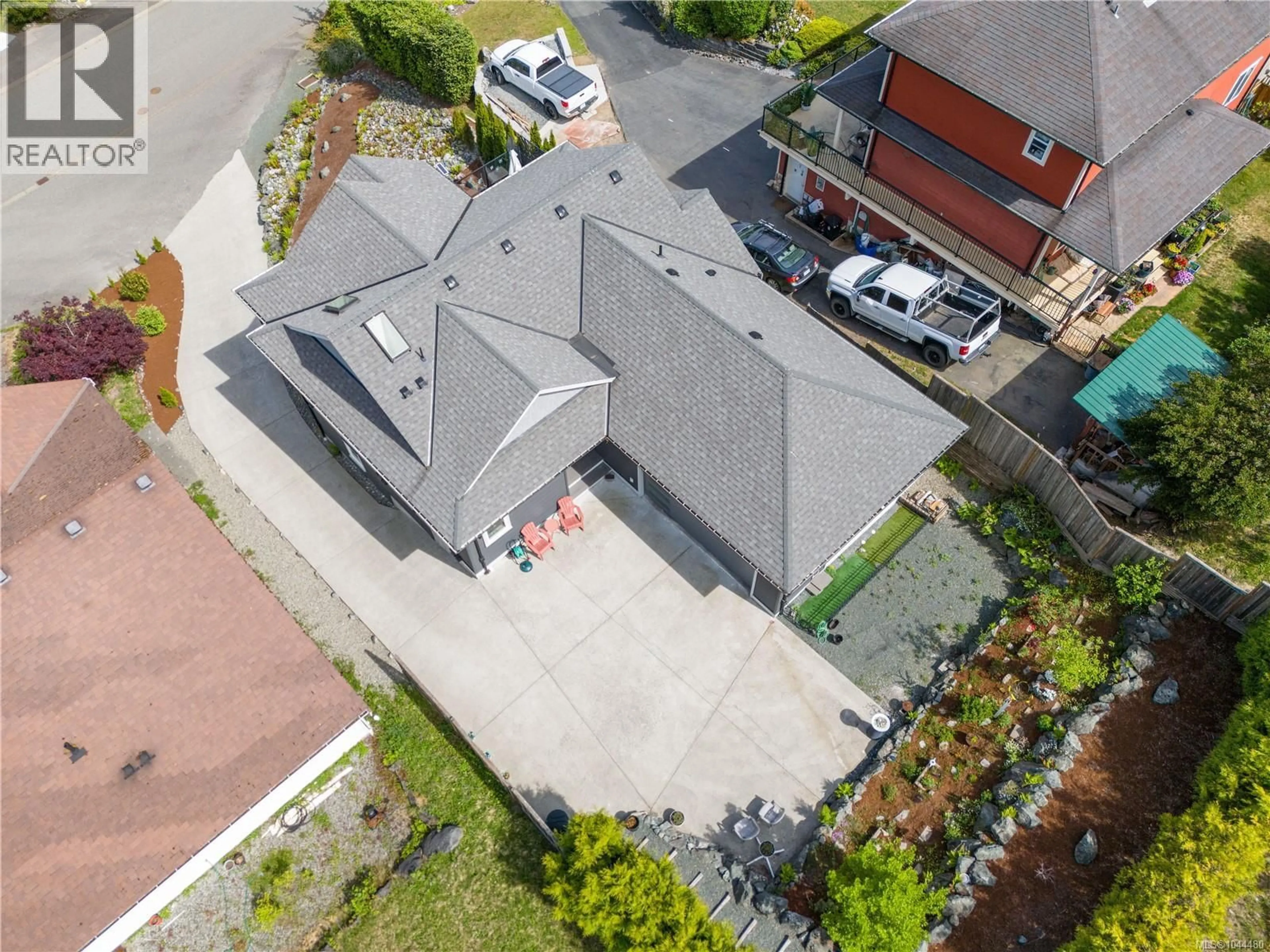 A pic from outside/outdoor area/front of a property/back of a property/a pic from drone, street for 456 BATTIE DRIVE, Ladysmith British Columbia V9G1V9