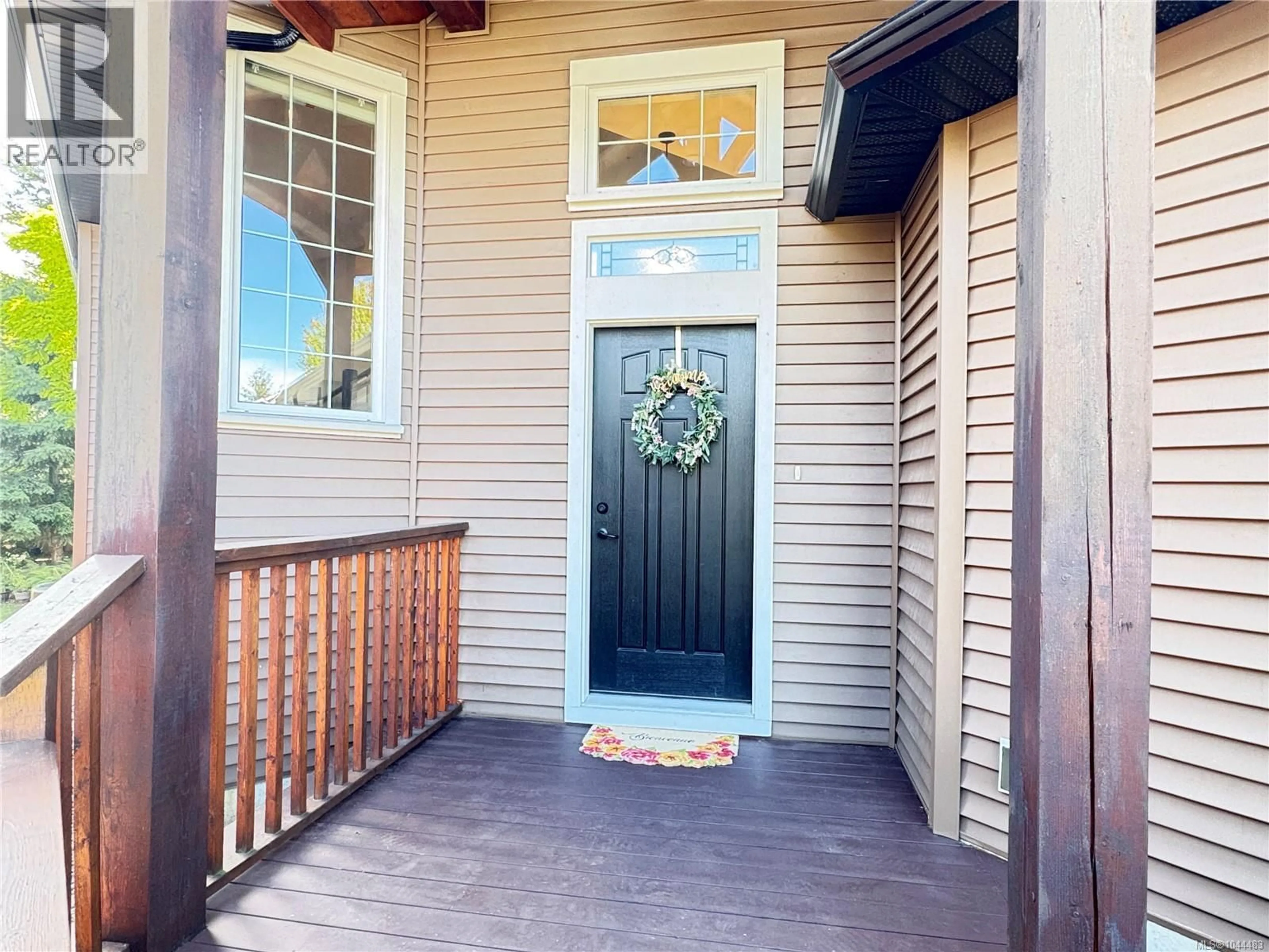Indoor entryway for 101 - 6201 LEXINGTON PLACE, Nanaimo British Columbia V9V0A6