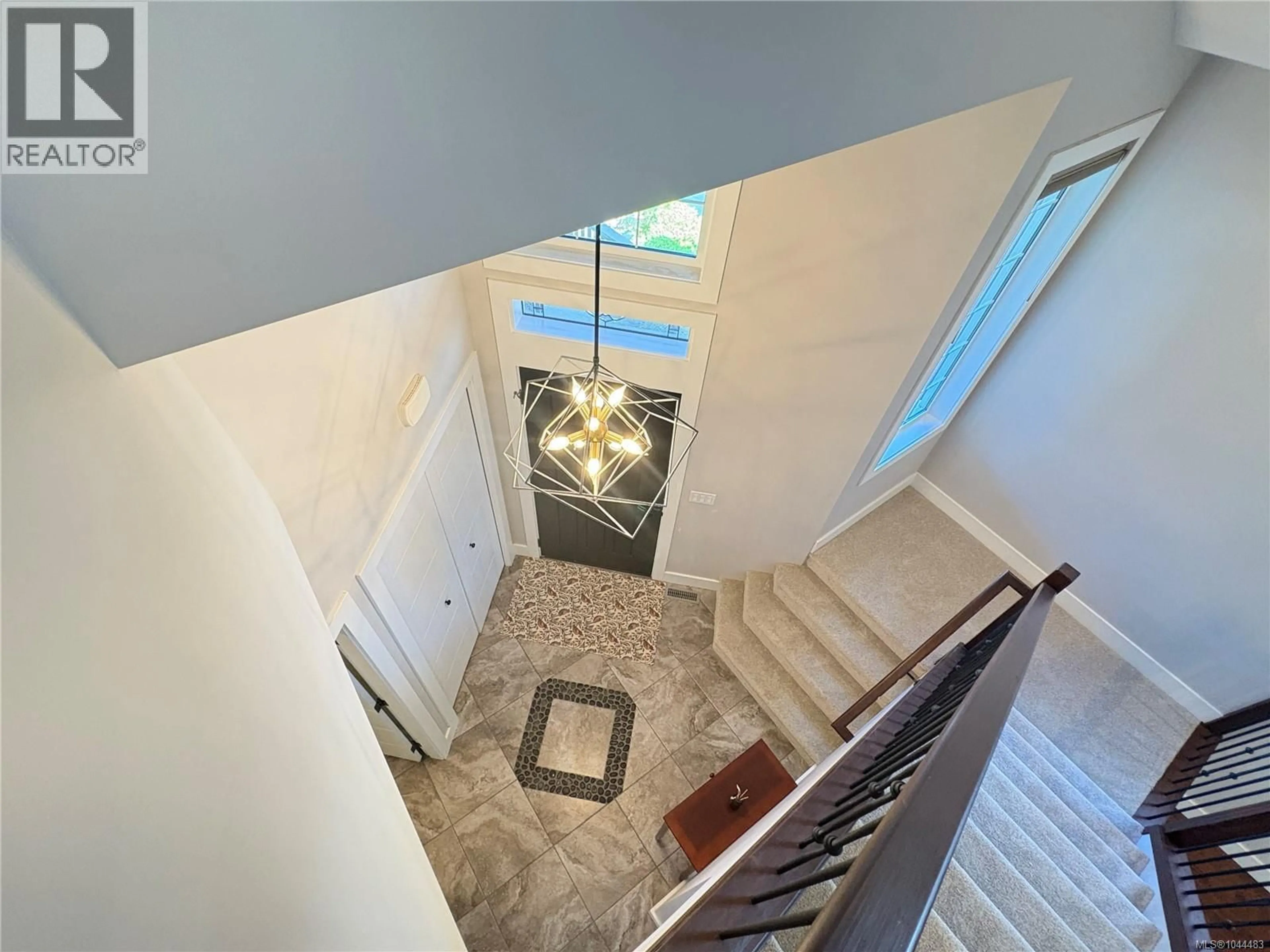 Stairs for 101 - 6201 LEXINGTON PLACE, Nanaimo British Columbia V9V0A6