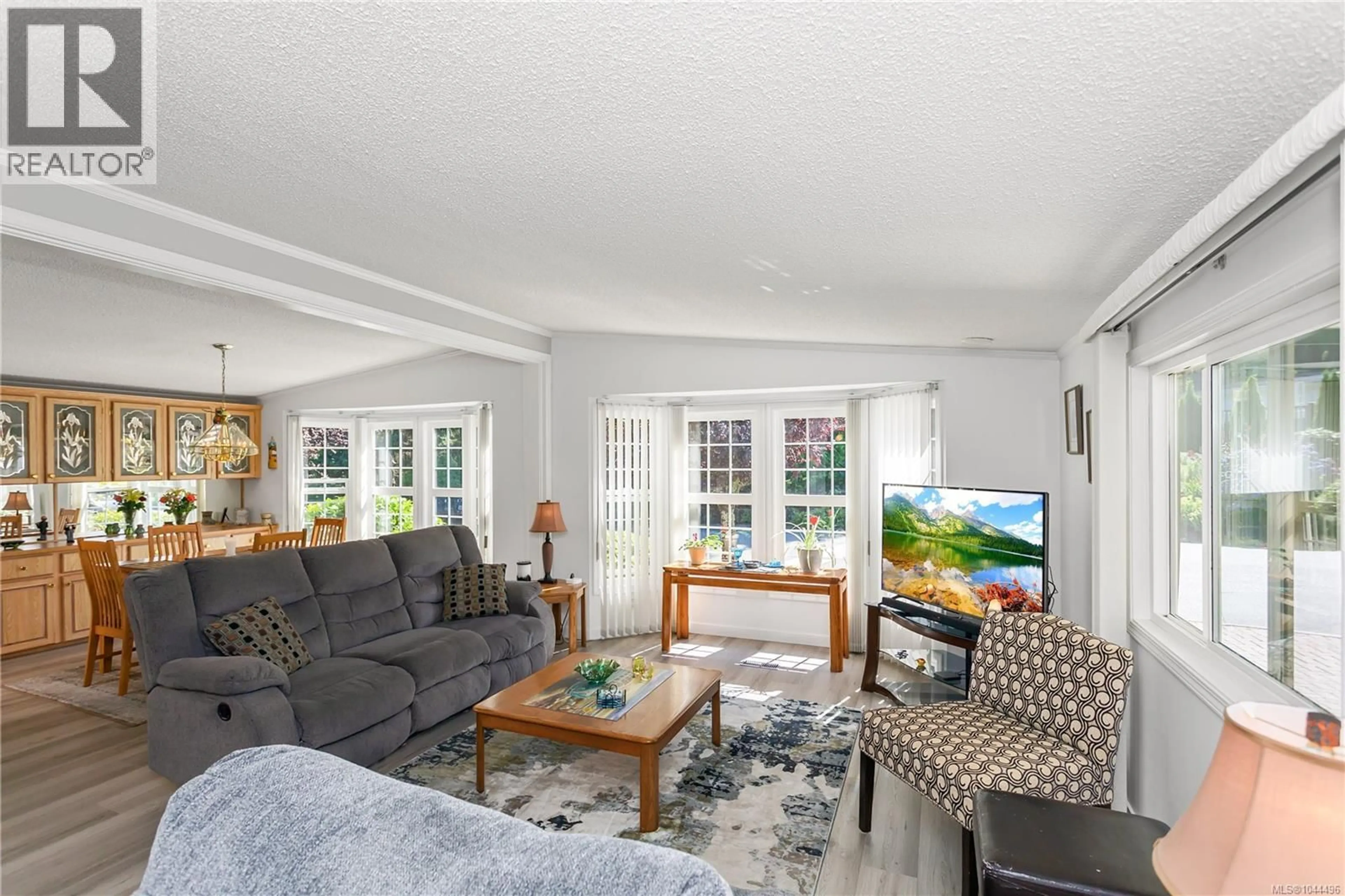 Living room with furniture, unknown for 3804 KING ARTHUR DRIVE, Nanaimo British Columbia V9T6B9