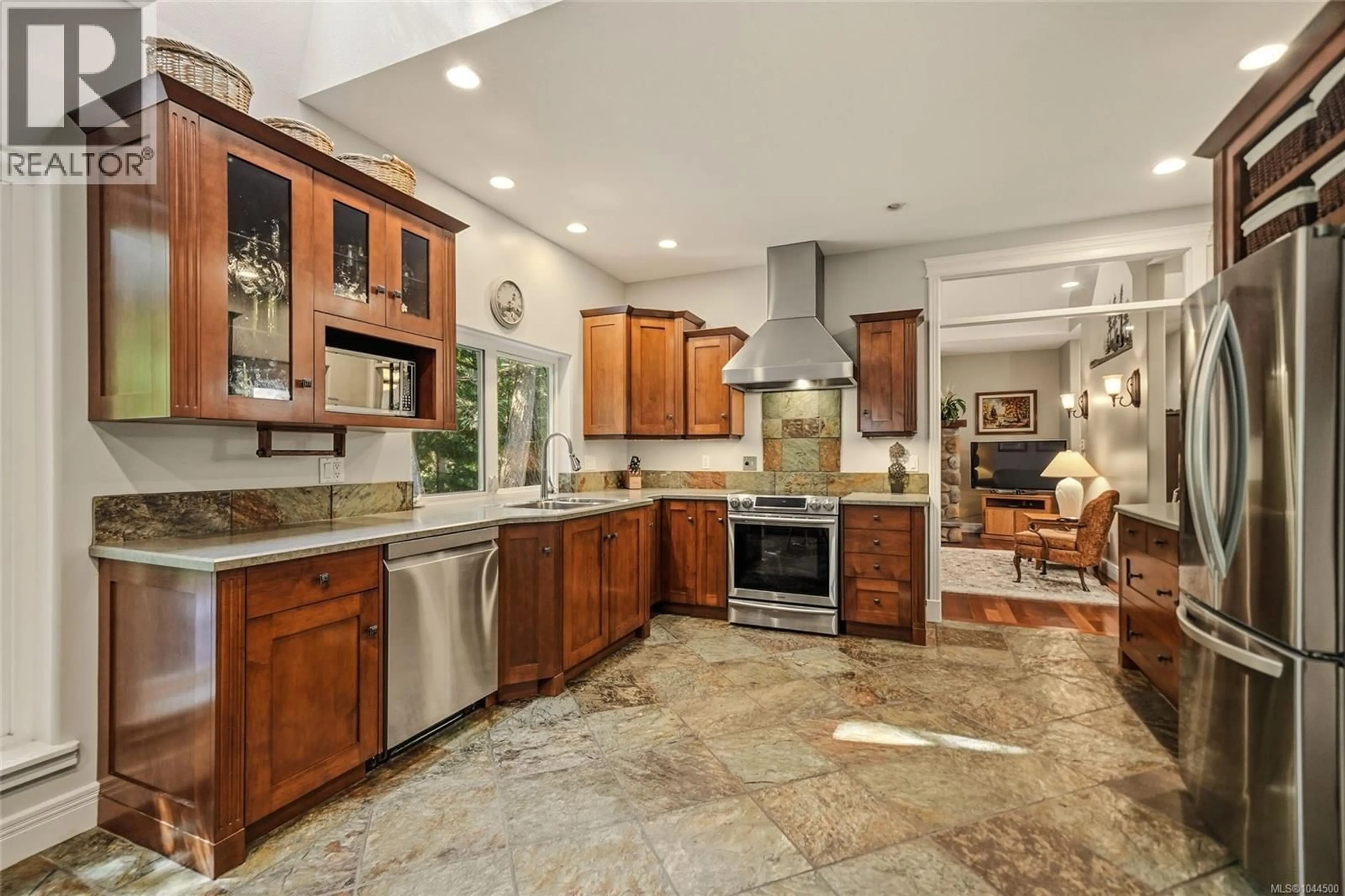 Open concept kitchen, ceramic/tile floor for 382 DORSET ROAD, Qualicum Beach British Columbia V9K1H5