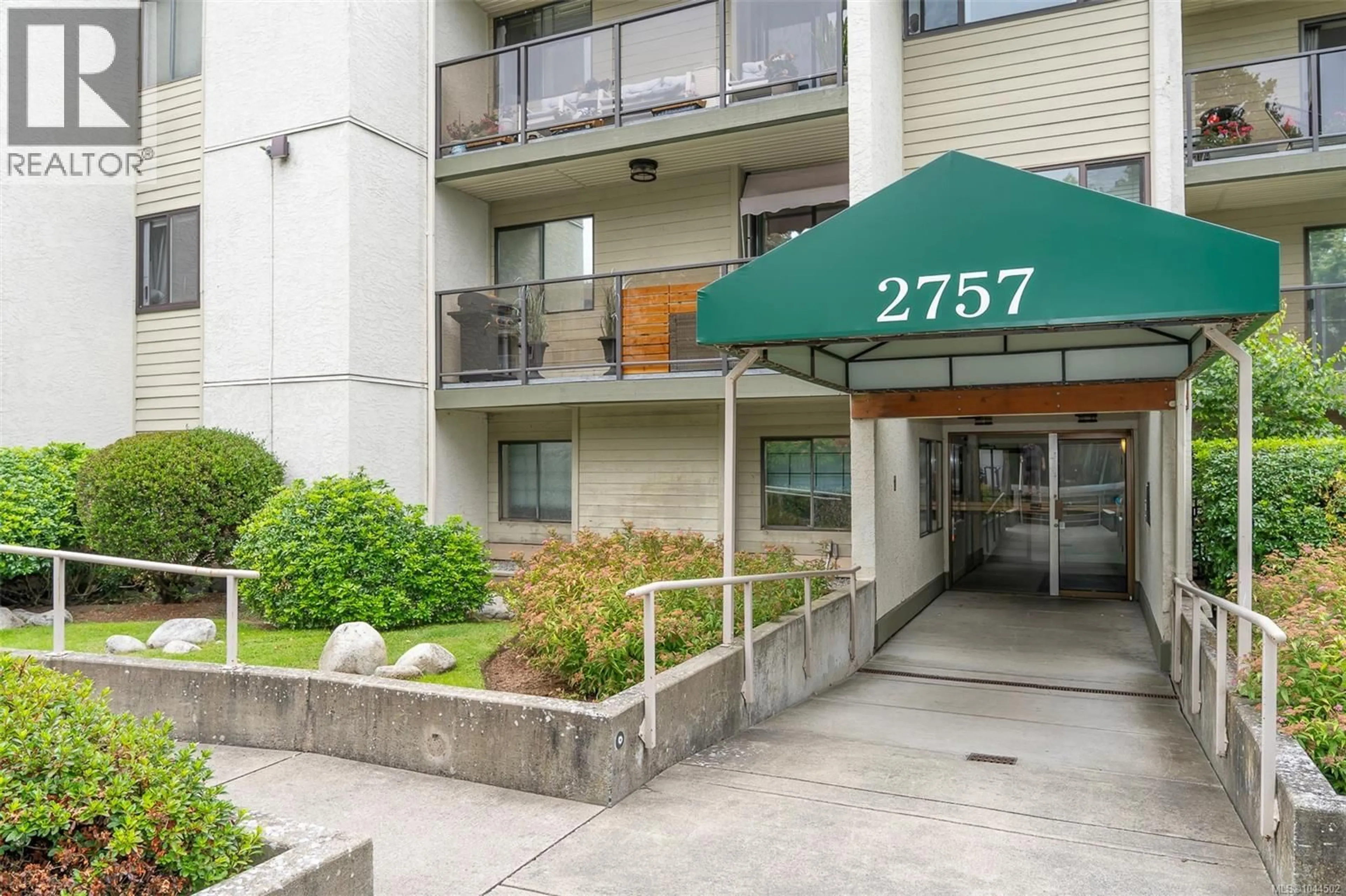 Unknown for 104 - 2757 QUADRA STREET, Victoria British Columbia V8T4E5