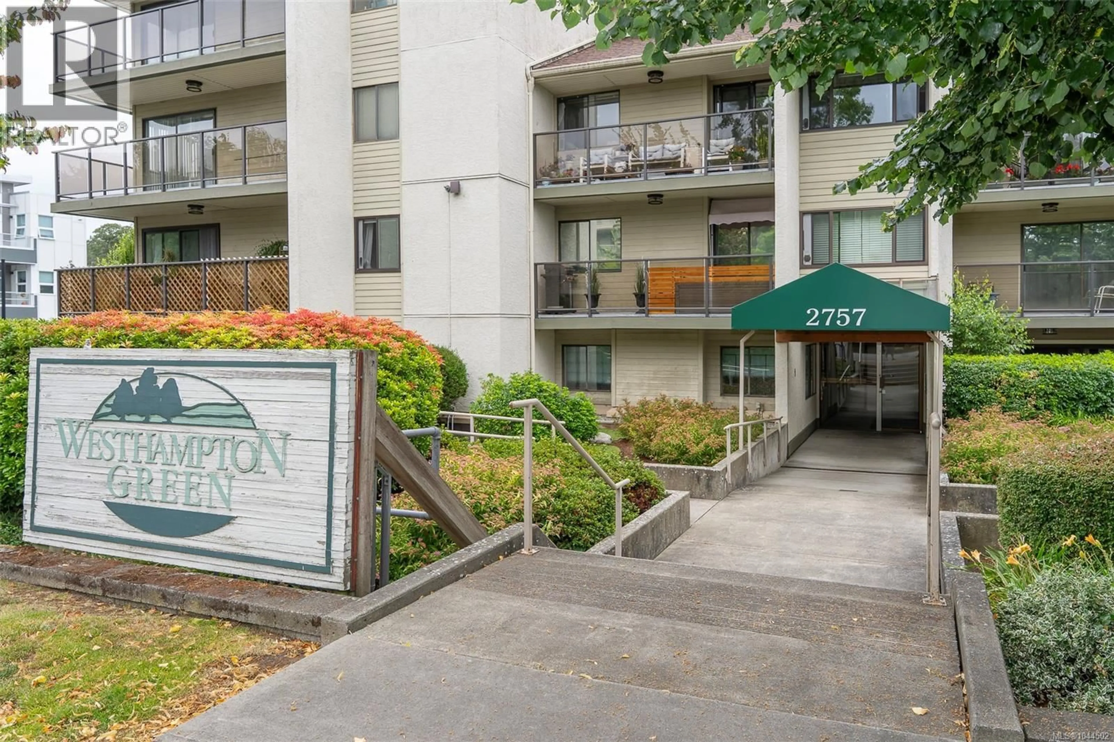Unknown for 104 - 2757 QUADRA STREET, Victoria British Columbia V8T4E5
