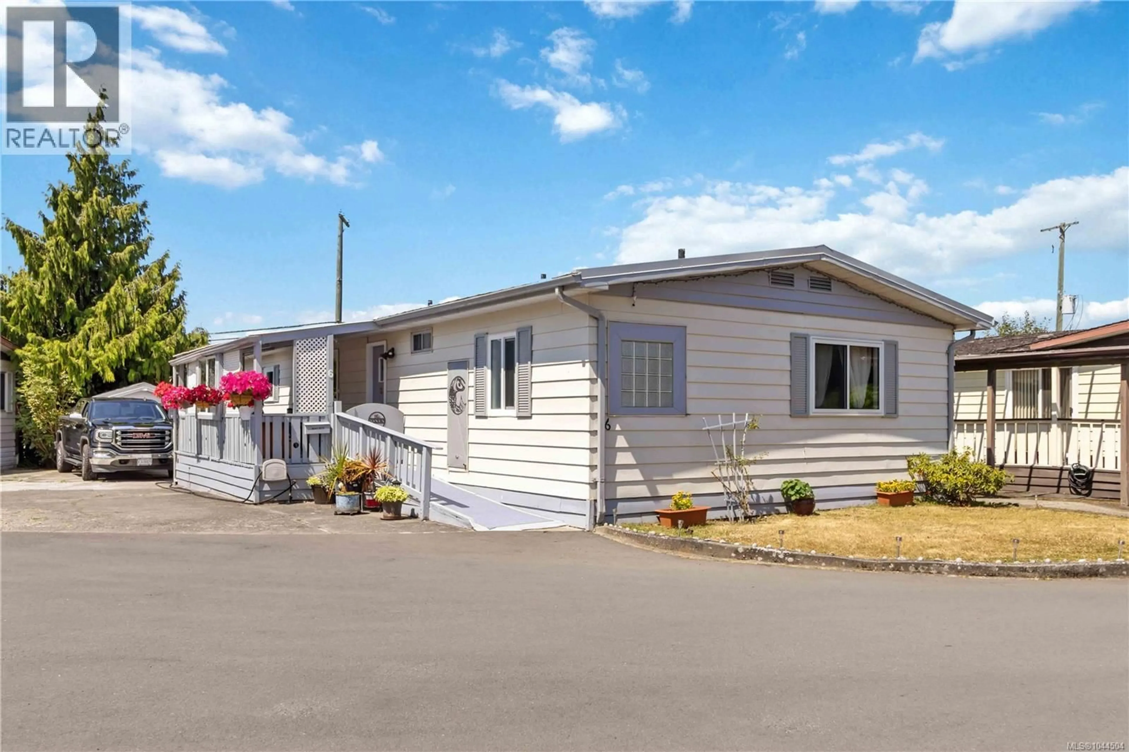 Home with vinyl exterior material, street for 6 - 158 COOPER ROAD, View Royal British Columbia V9A7B3