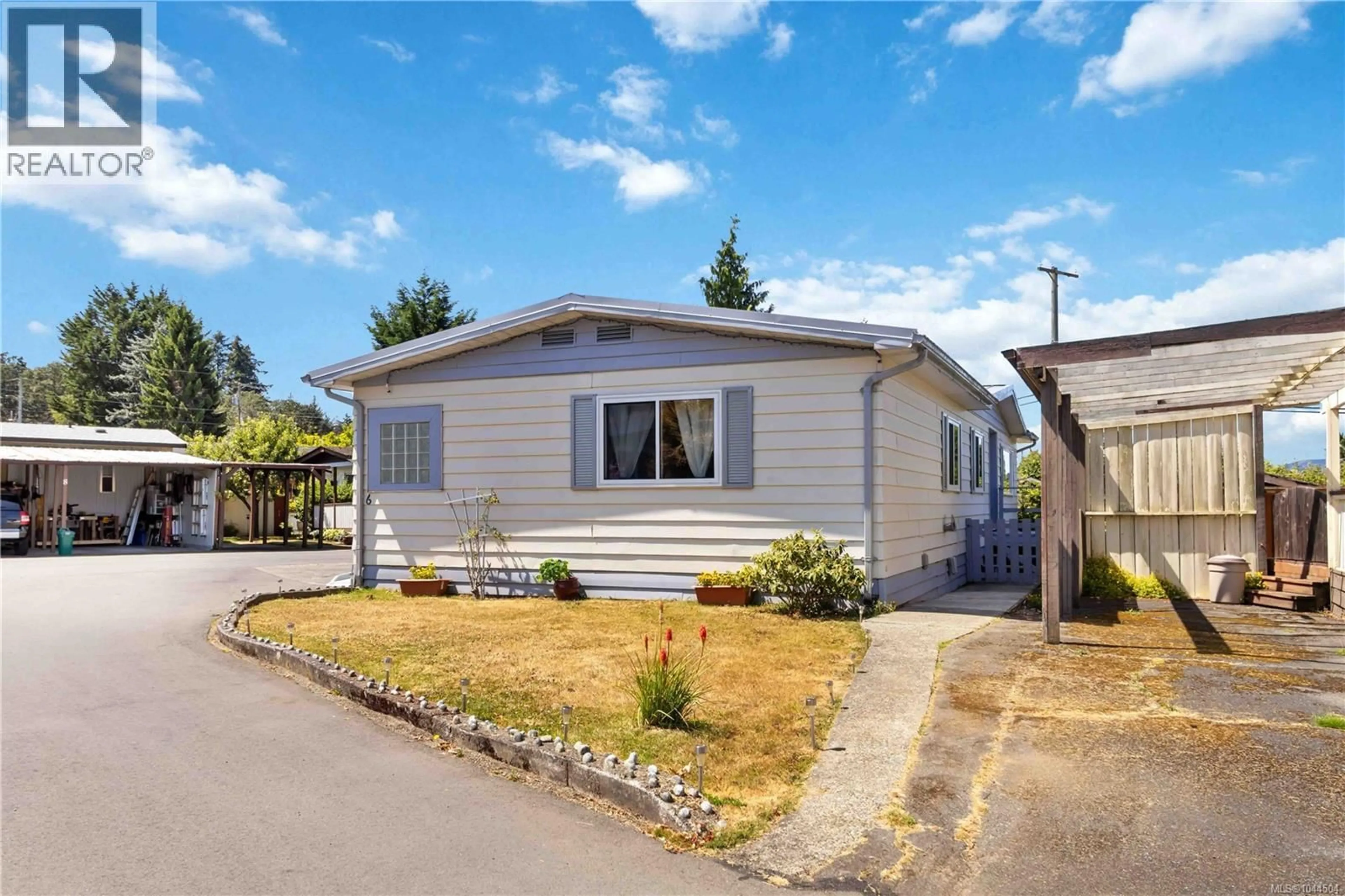 Home with vinyl exterior material, street for 6 - 158 COOPER ROAD, View Royal British Columbia V9A7B3