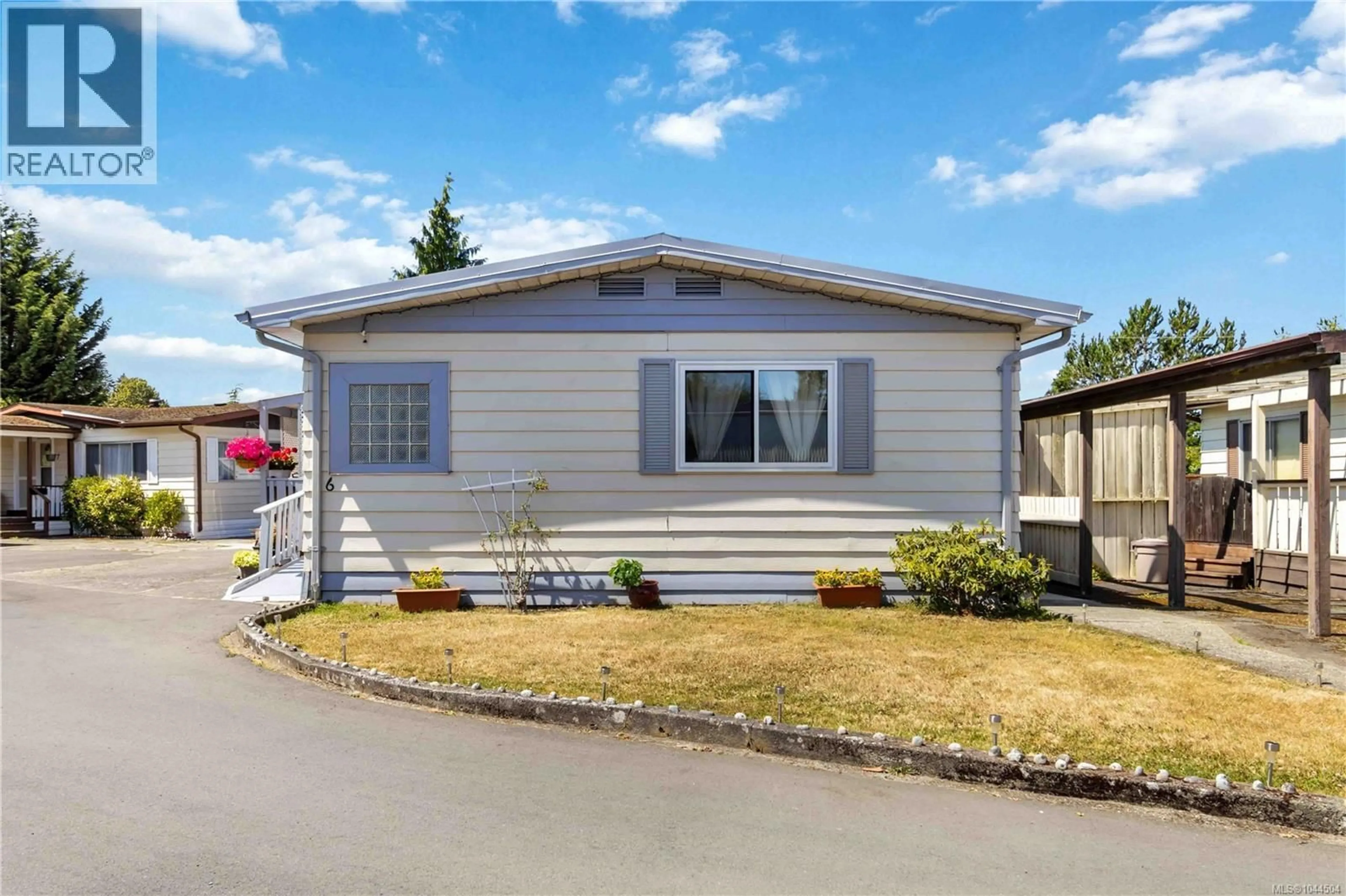 Home with vinyl exterior material, street for 6 - 158 COOPER ROAD, View Royal British Columbia V9A7B3