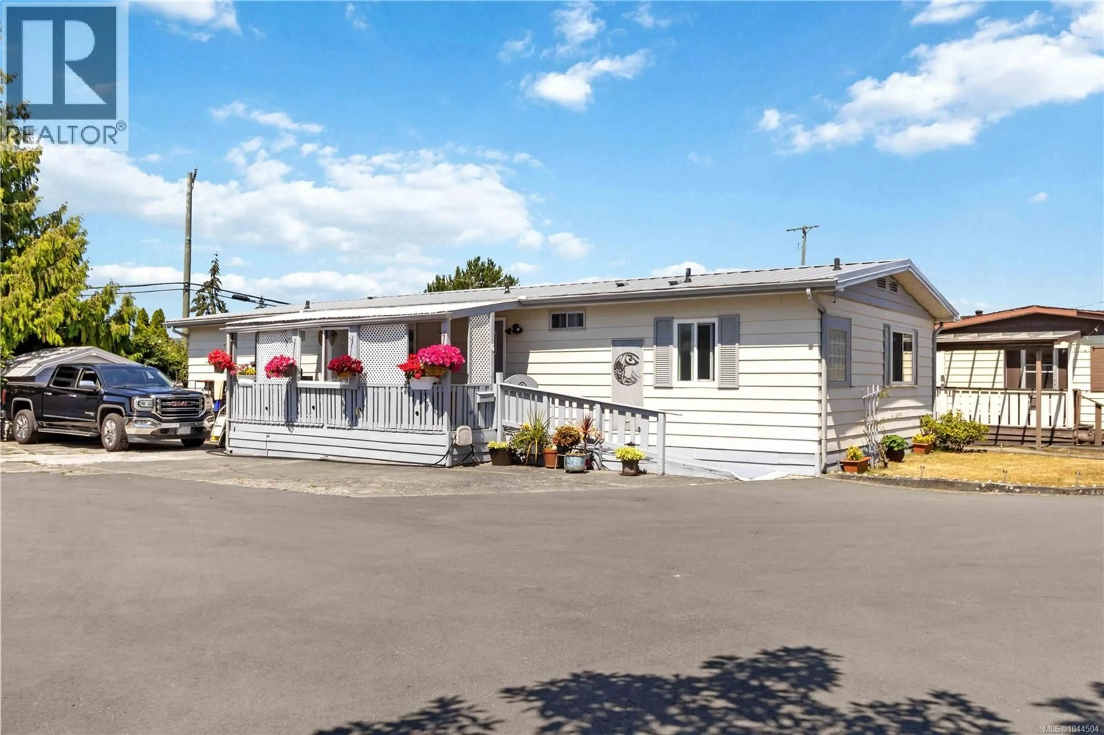 Patio, street for 6 - 158 COOPER ROAD, View Royal British Columbia V9A7B3