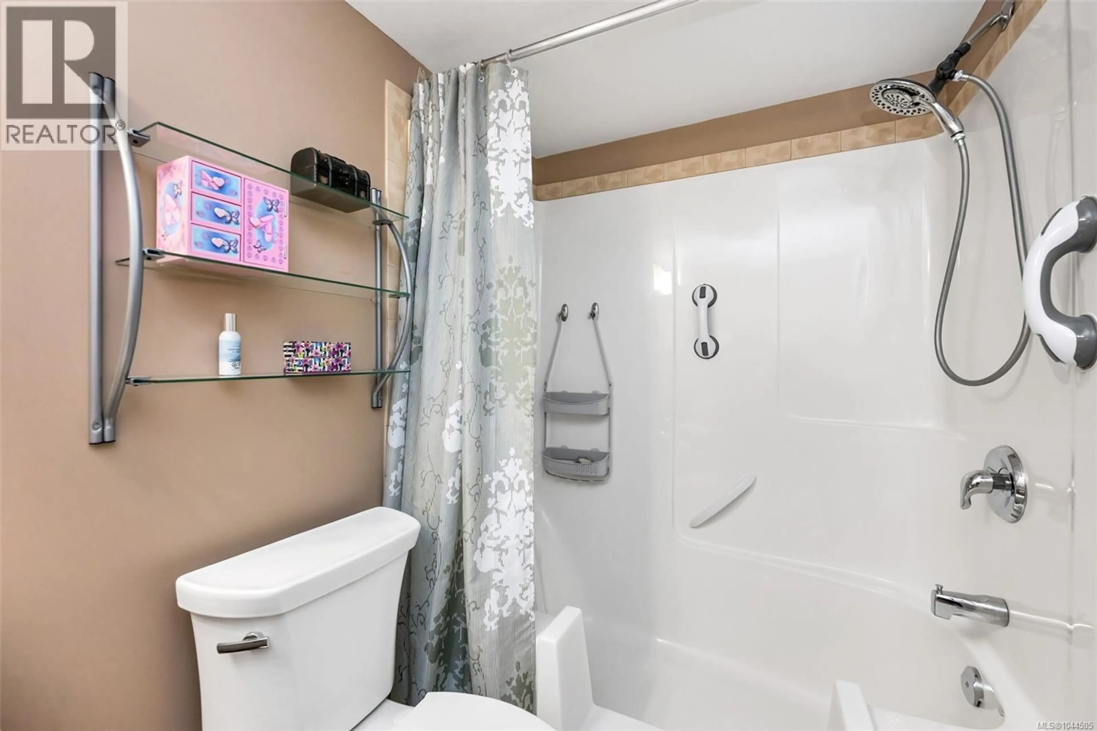 Standard bathroom, ceramic/tile floor for 106 - 650 DOBSON ROAD, Duncan British Columbia V9L2L7