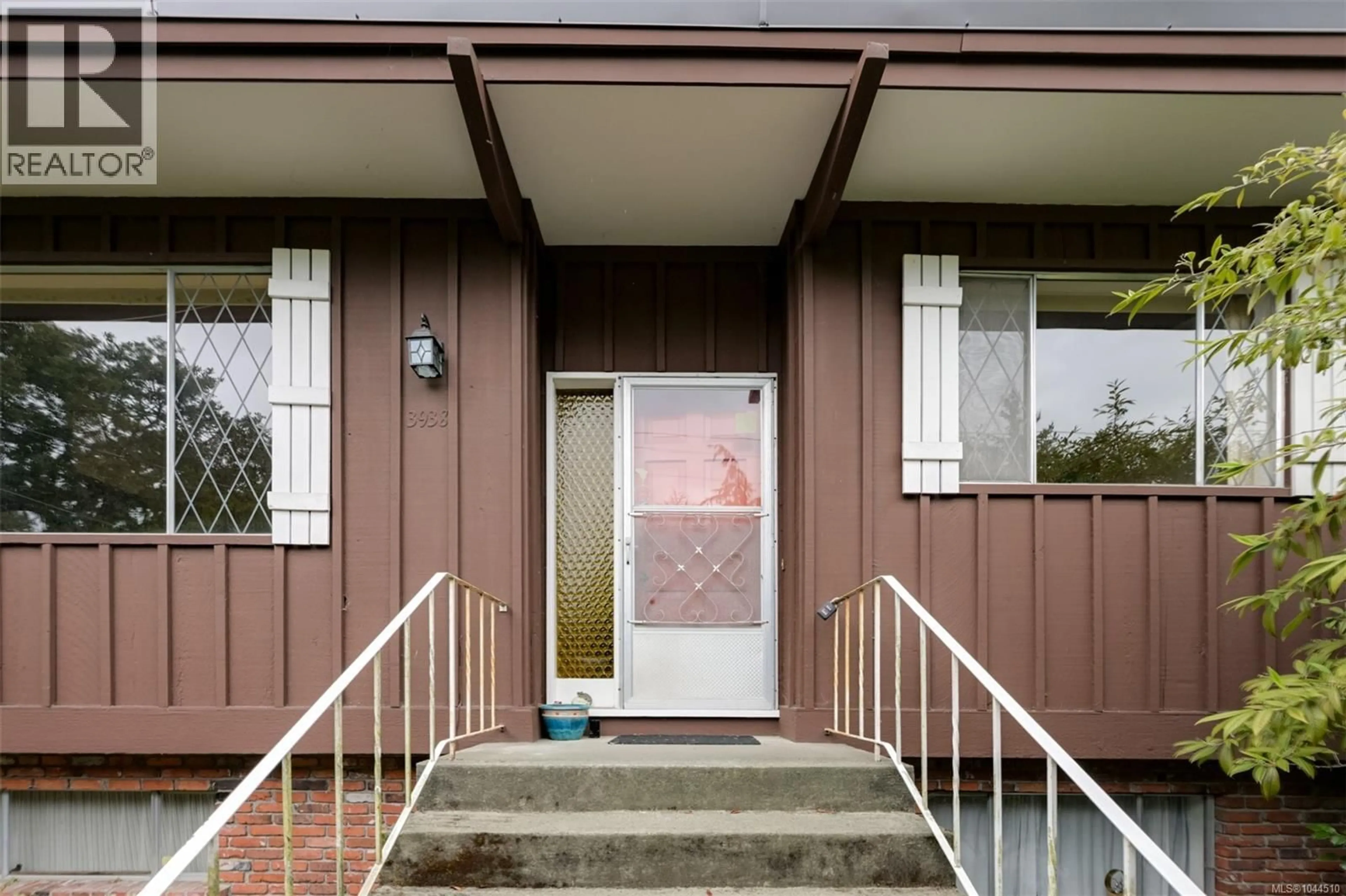 Unknown for 3938 SHORNCLIFFE ROAD, Saanich British Columbia V8P2T6