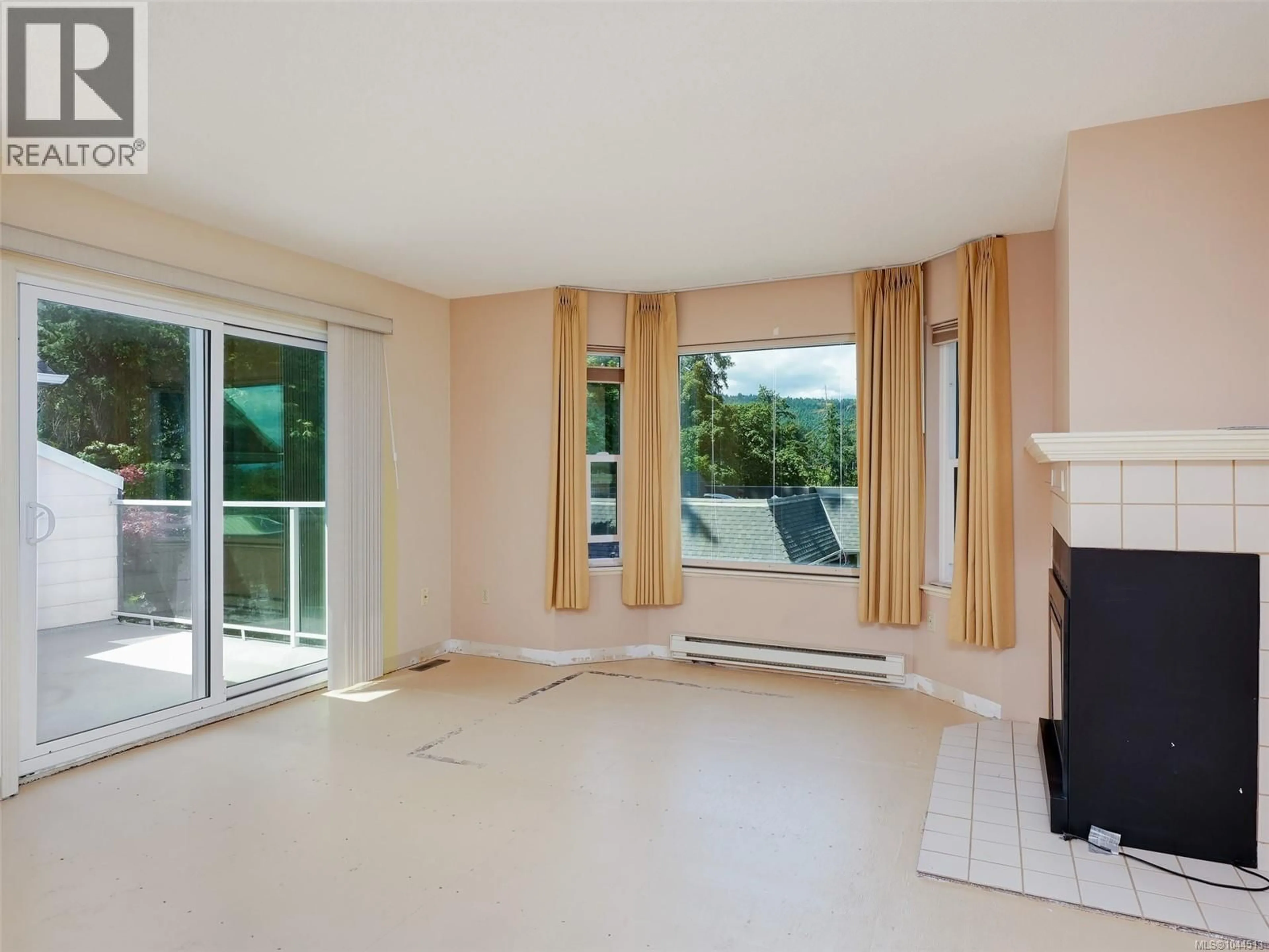 A pic of a room for 5 - 930 JOSEPHINE ROAD, Central Saanich British Columbia V8M1B3