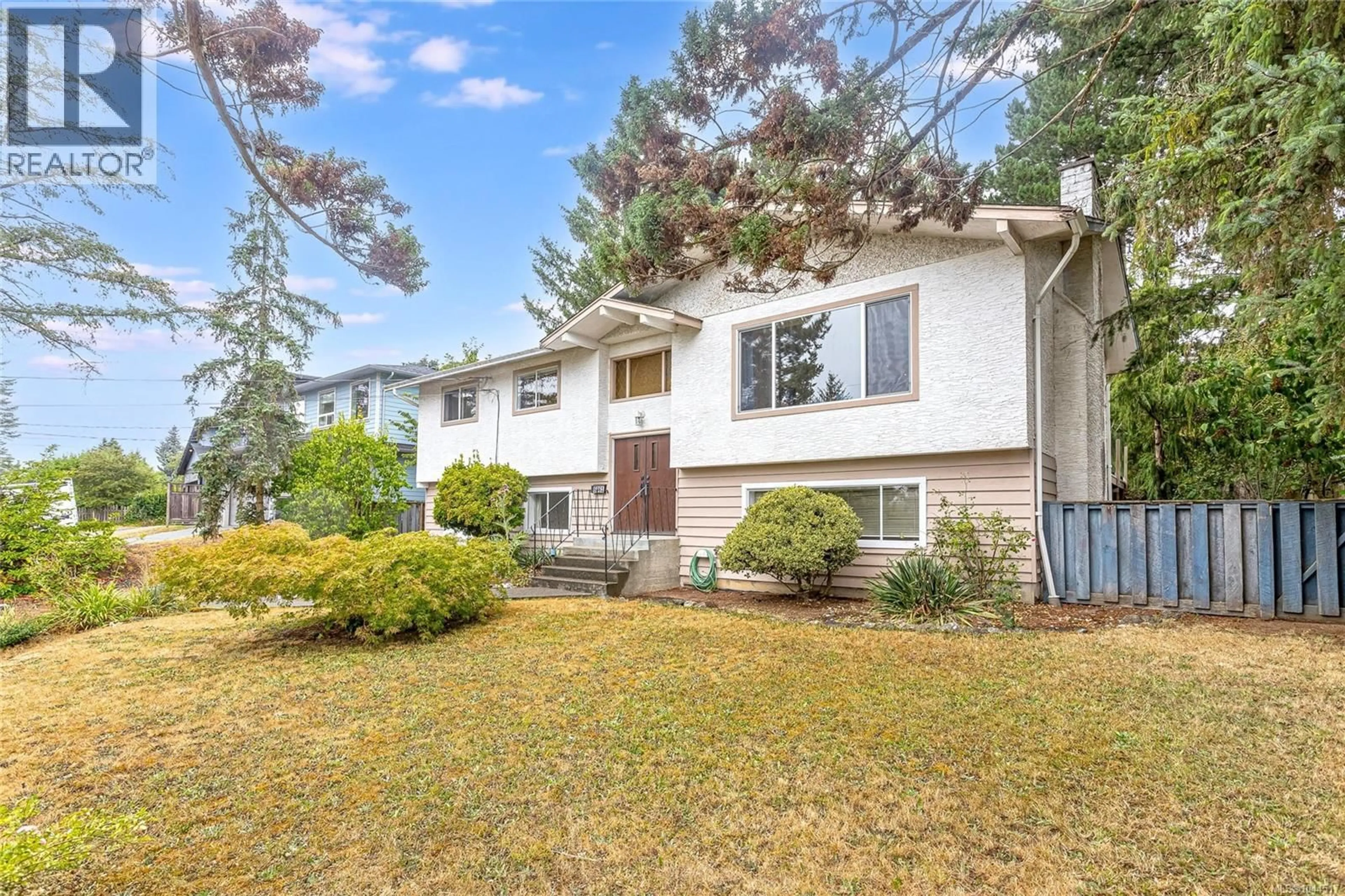 Home with vinyl exterior material, street for 5861 SYCAMORE STREET, Duncan British Columbia V9L3E3
