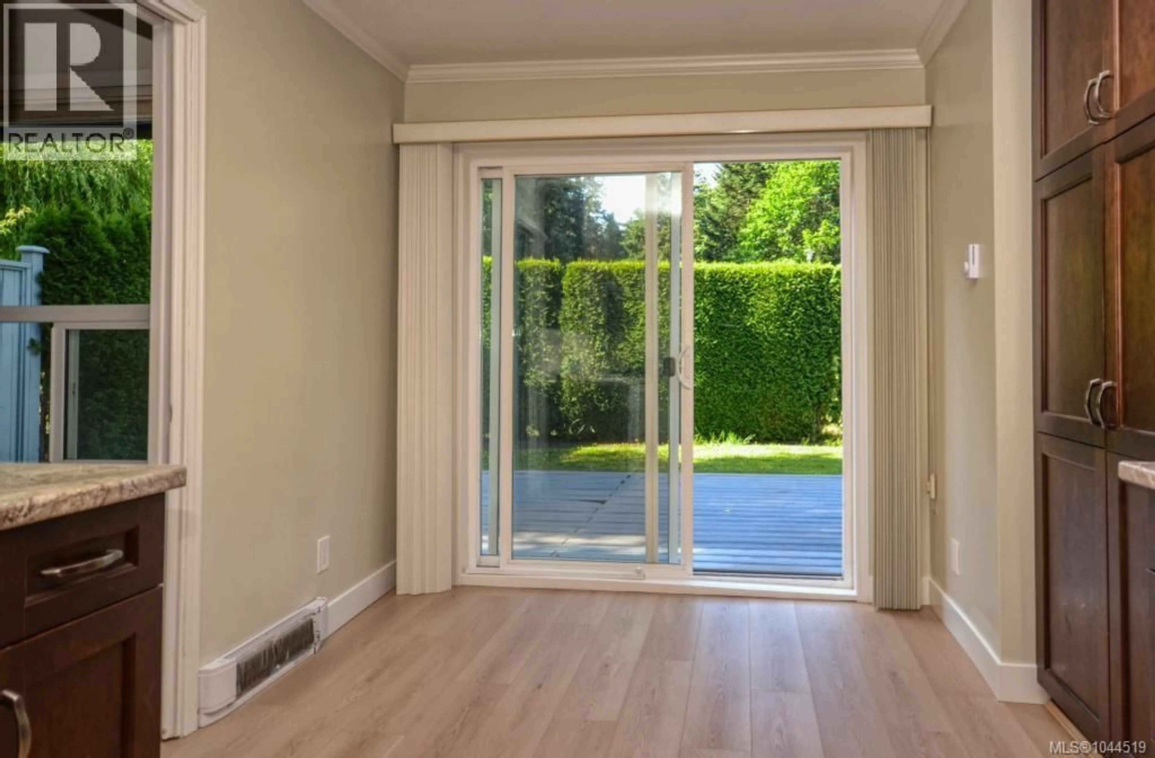 A pic of a room for 6 - 4630 LOCHSIDE DRIVE, Saanich British Columbia V8Y2T1