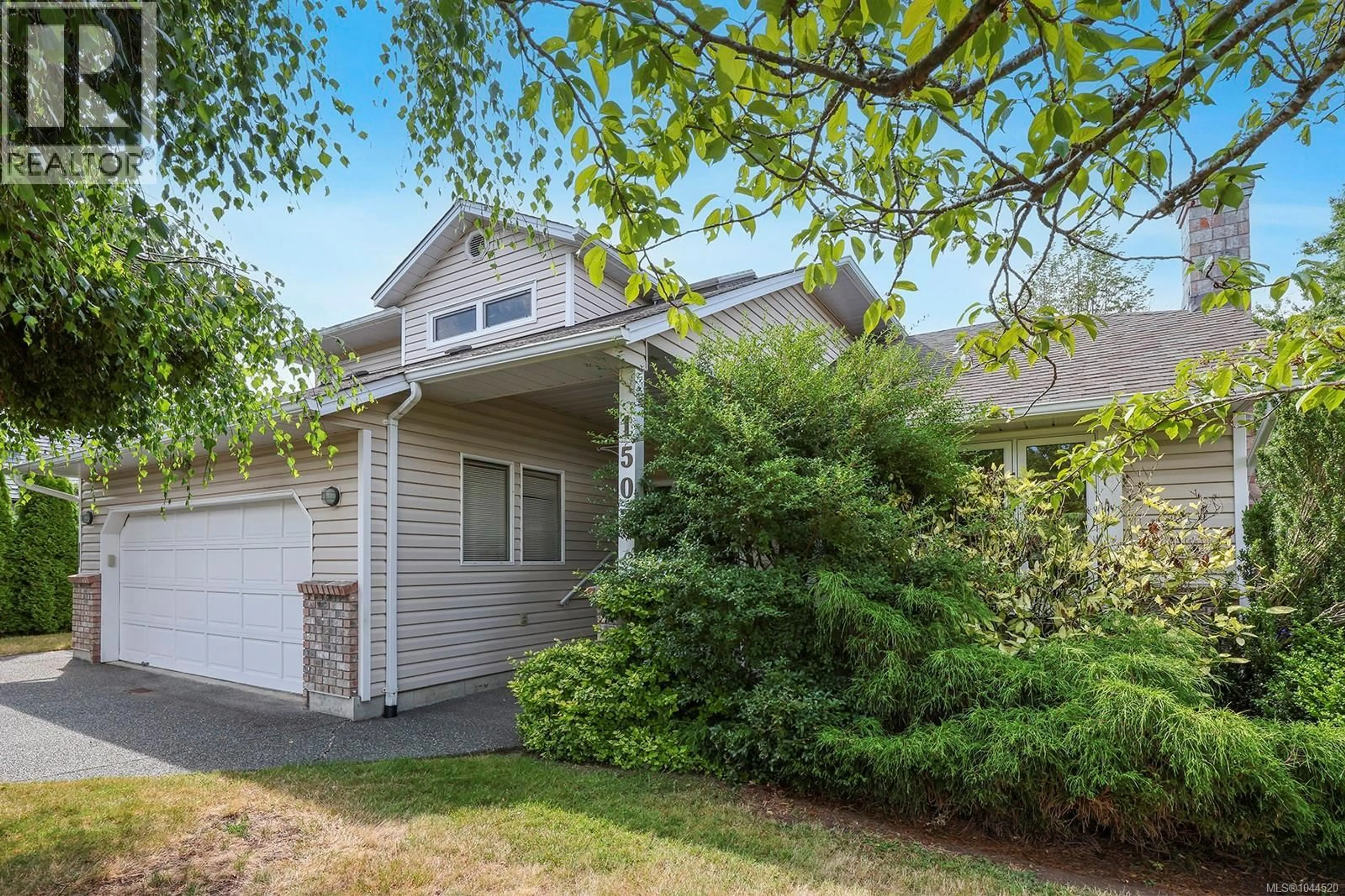 Home with vinyl exterior material, street for 1503 JUNIPER PLACE, Comox British Columbia V9M1A2