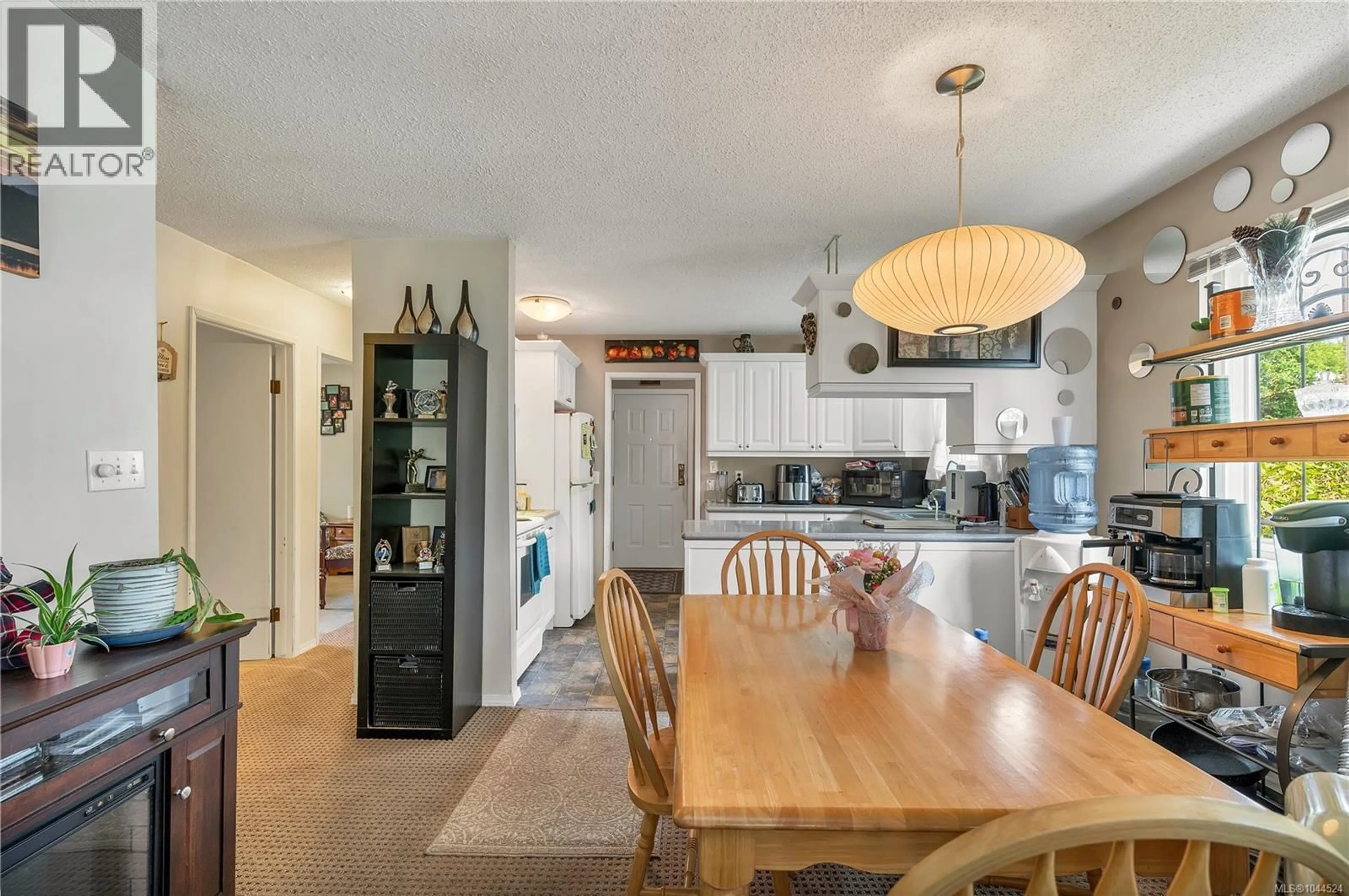 Open concept kitchen, unknown for 515 OAK PLACE, Campbell River British Columbia V9W5S2