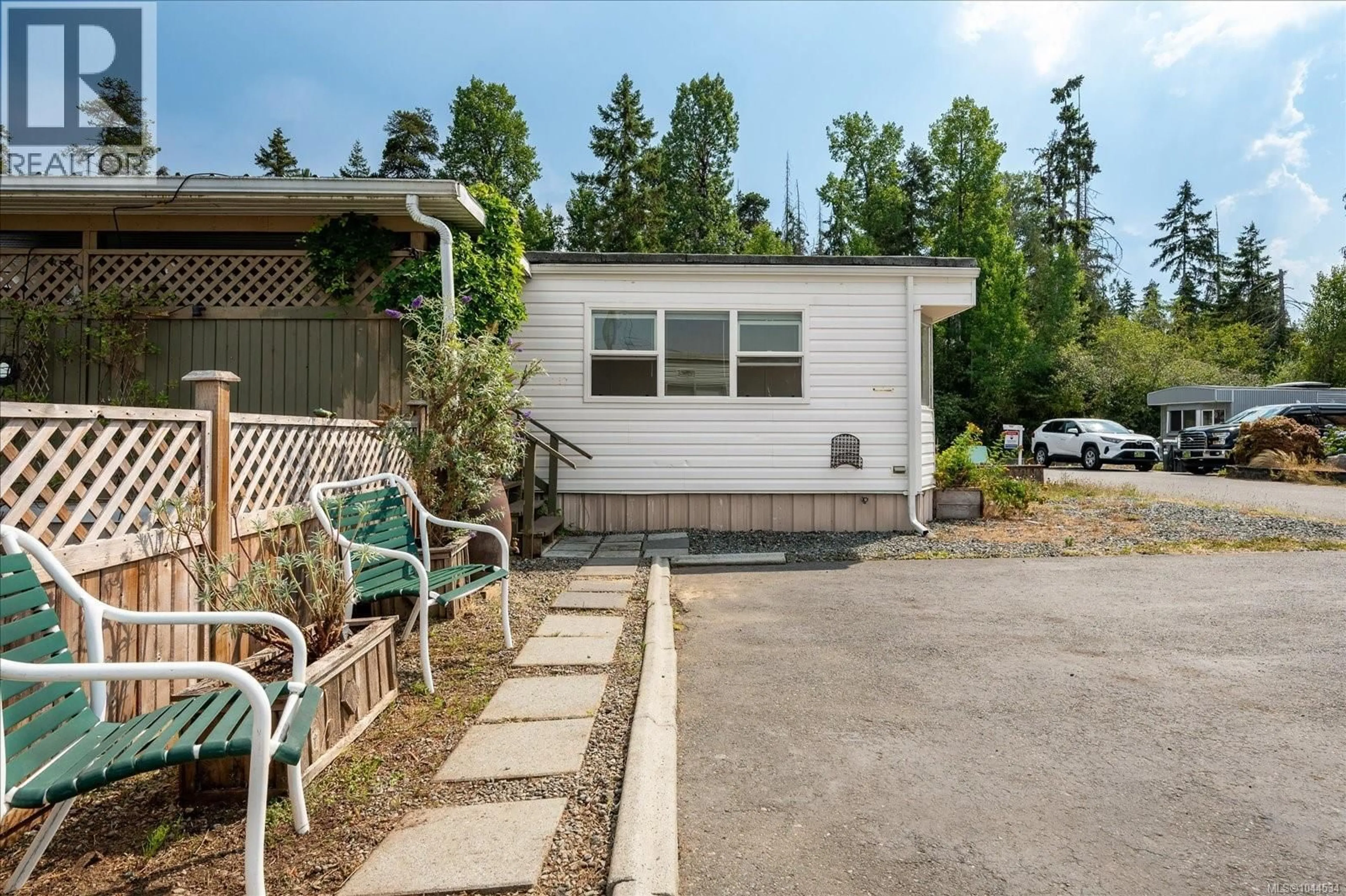 Patio, street for 39 - 1050 BOWLBY ROAD, Coombs British Columbia V0R1M0