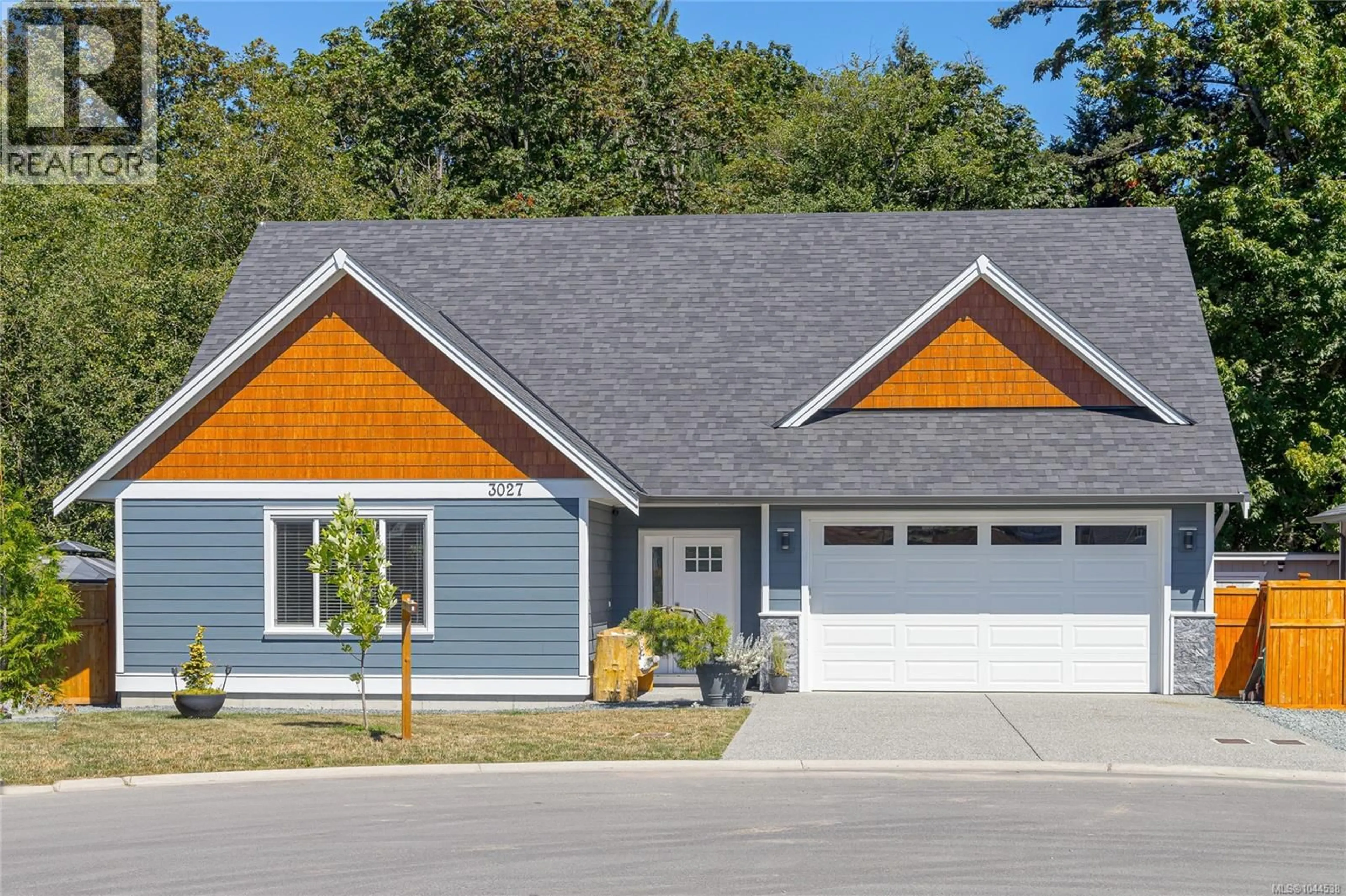 Home with vinyl exterior material, street for 3027 ABBOTT PLACE, Chemainus British Columbia V0R1K3