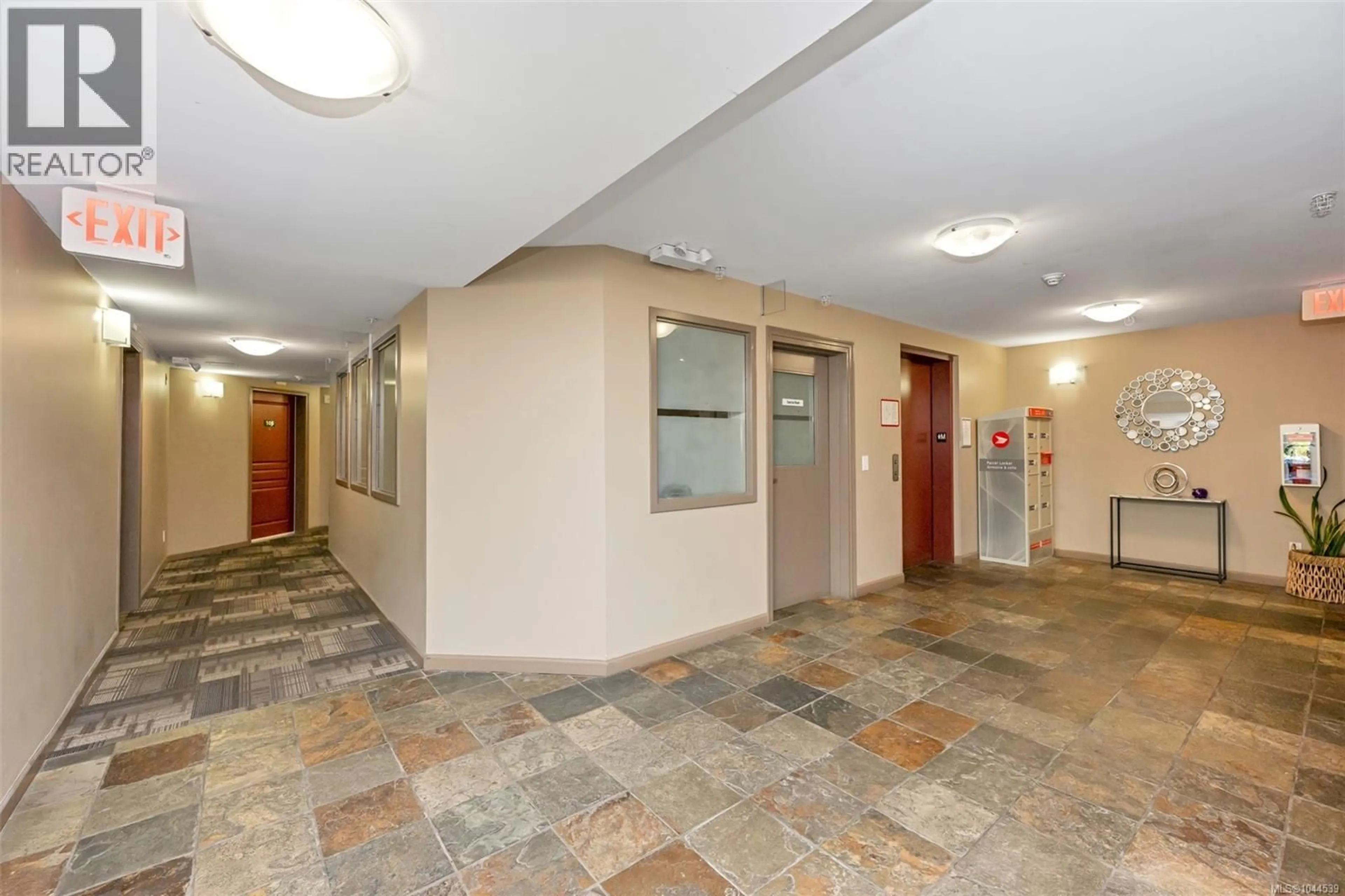 Indoor foyer for 214 - 655 GOLDSTREAM AVENUE, Langford British Columbia V9B0G2