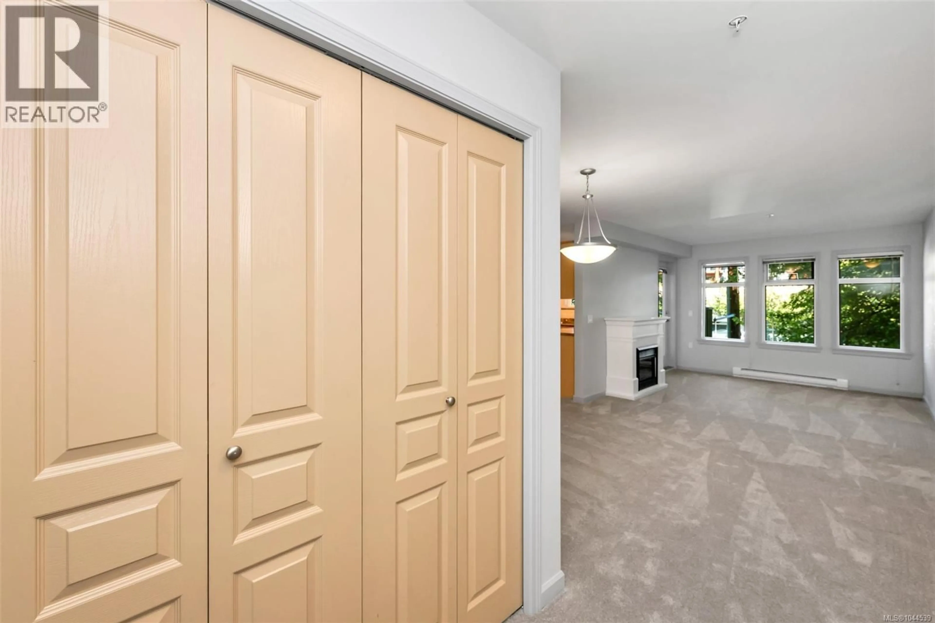 Indoor foyer for 214 - 655 GOLDSTREAM AVENUE, Langford British Columbia V9B0G2