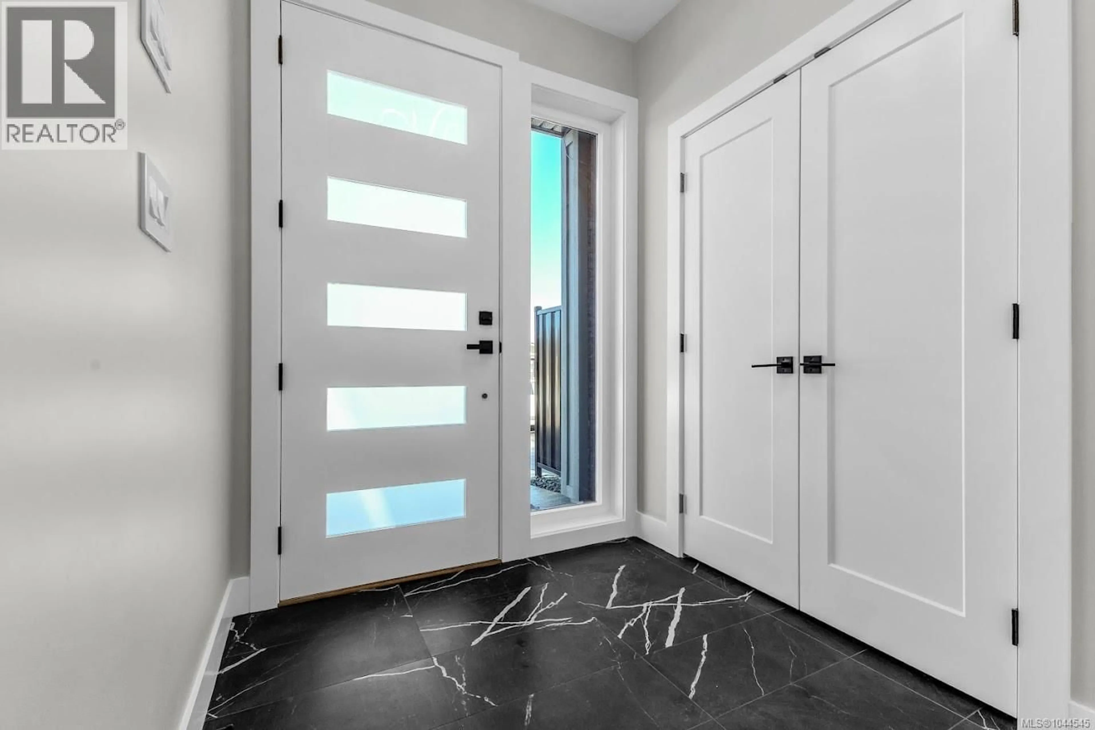 Indoor entryway for 3198 WOODRUSH DRIVE, Duncan British Columbia V9L0J9