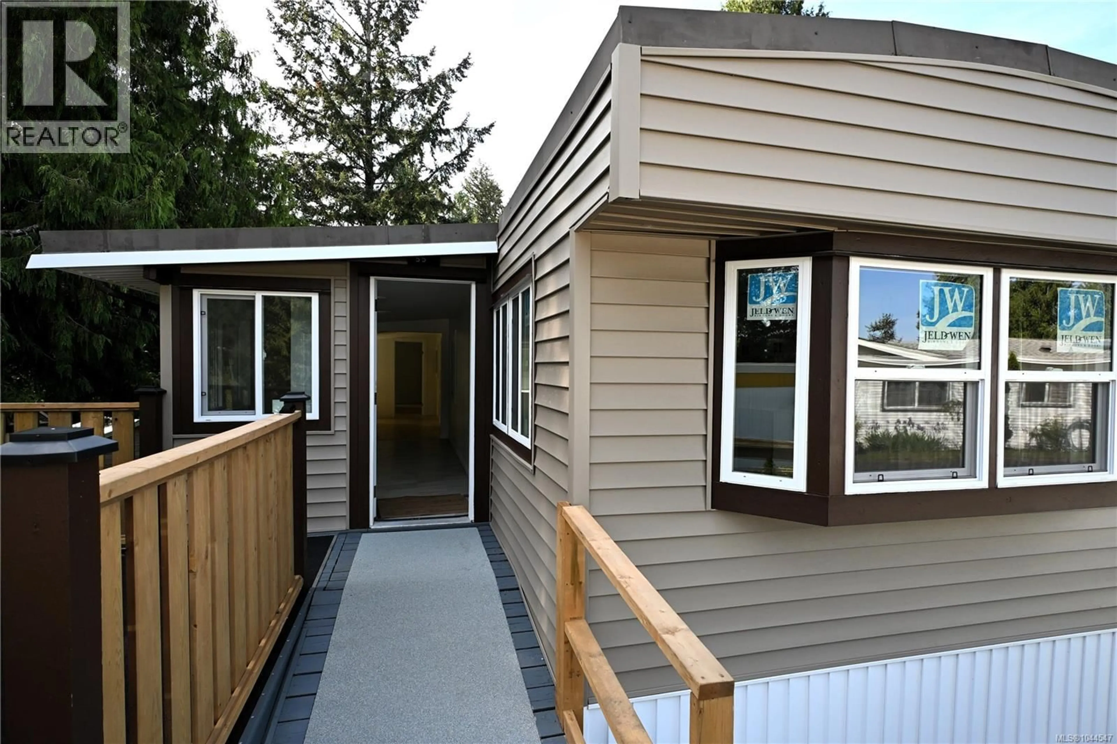 Home with vinyl exterior material, street for 55 - 1000 CHASE RIVER ROAD, Nanaimo British Columbia V9R6L9
