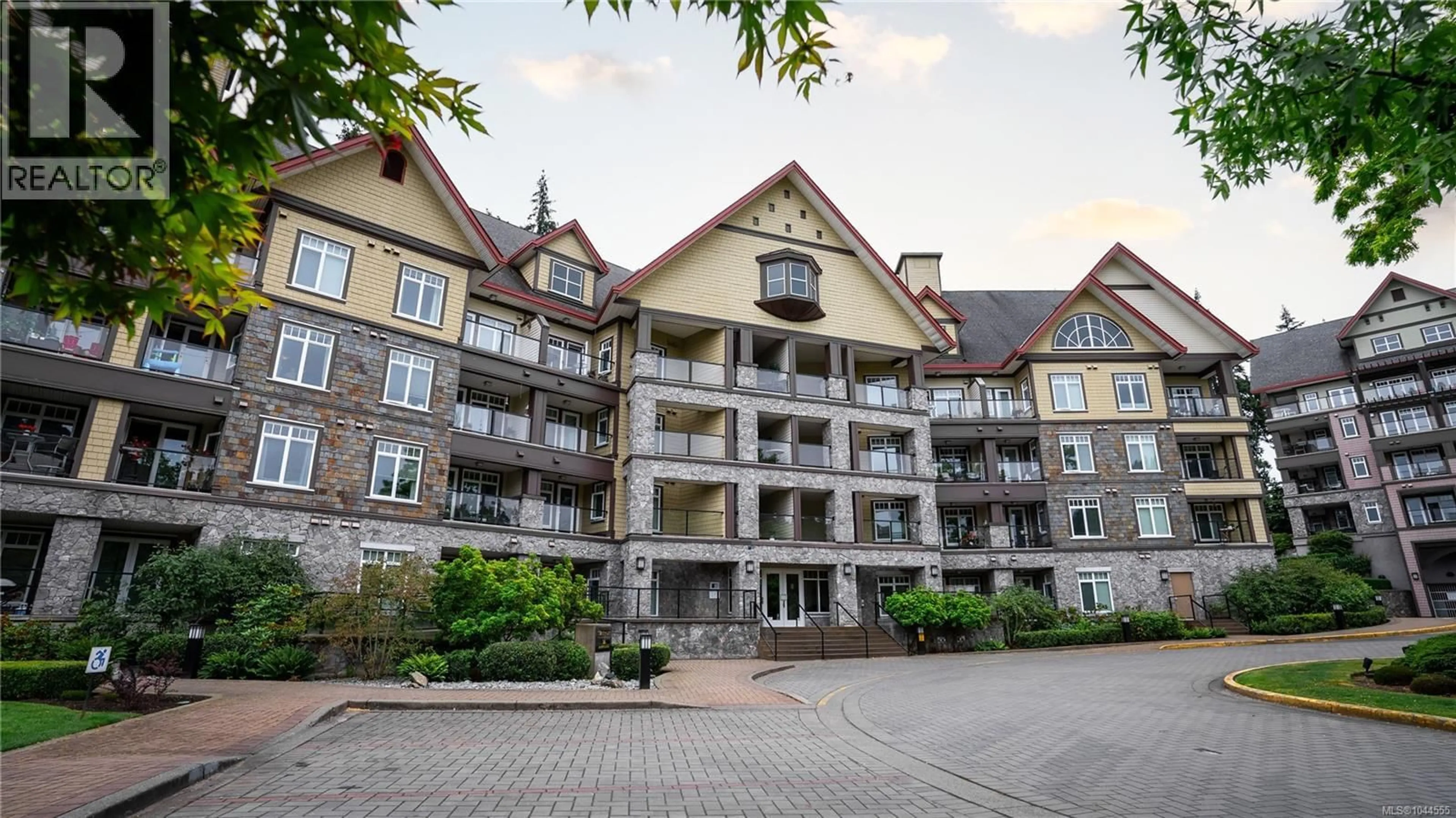 Patio, building for 203 - 1375 BEAR MOUNTAIN PARKWAY, Langford British Columbia V9B0C9