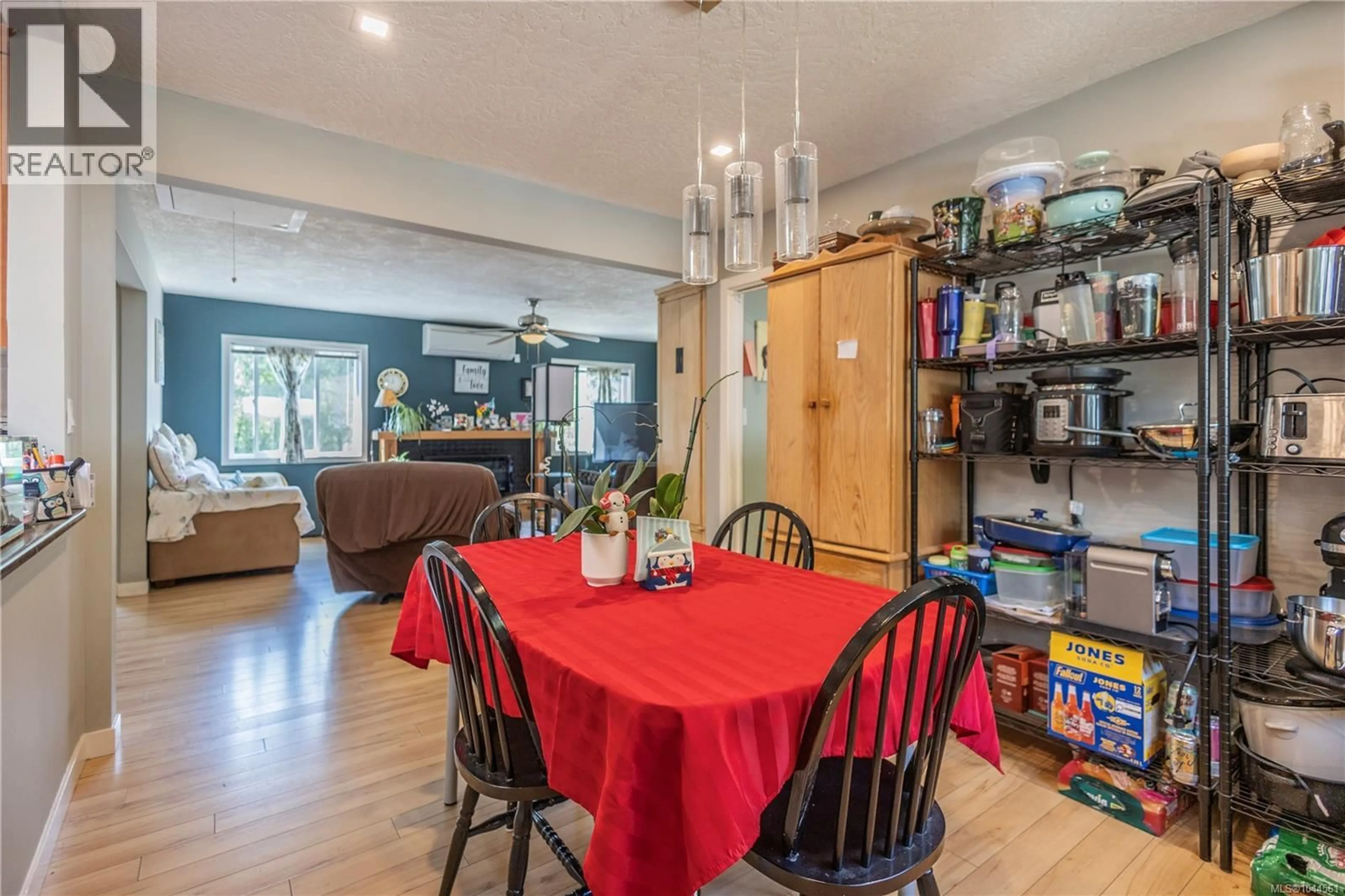 Dining room, wood/laminate floor for 877 HUTCHINSON ROAD, Cobble Hill British Columbia V0R1L0