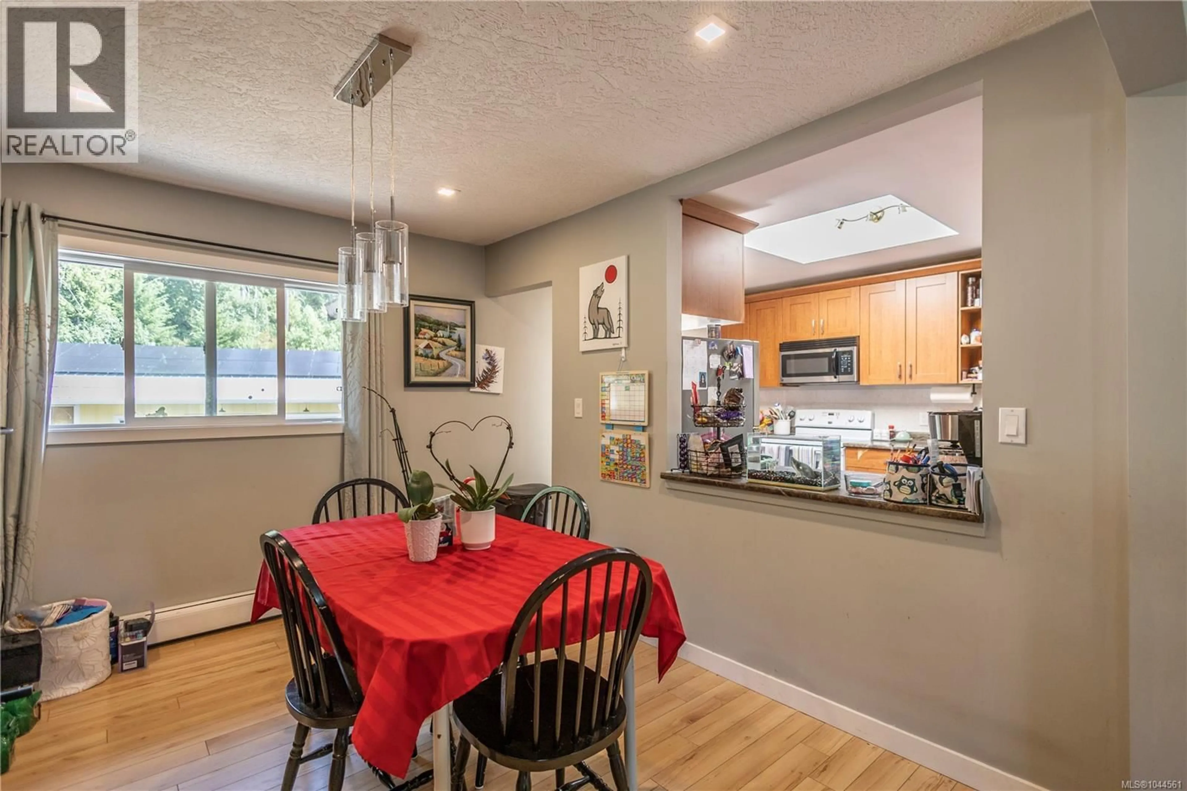 Open concept kitchen, unknown for 877 HUTCHINSON ROAD, Cobble Hill British Columbia V0R1L0