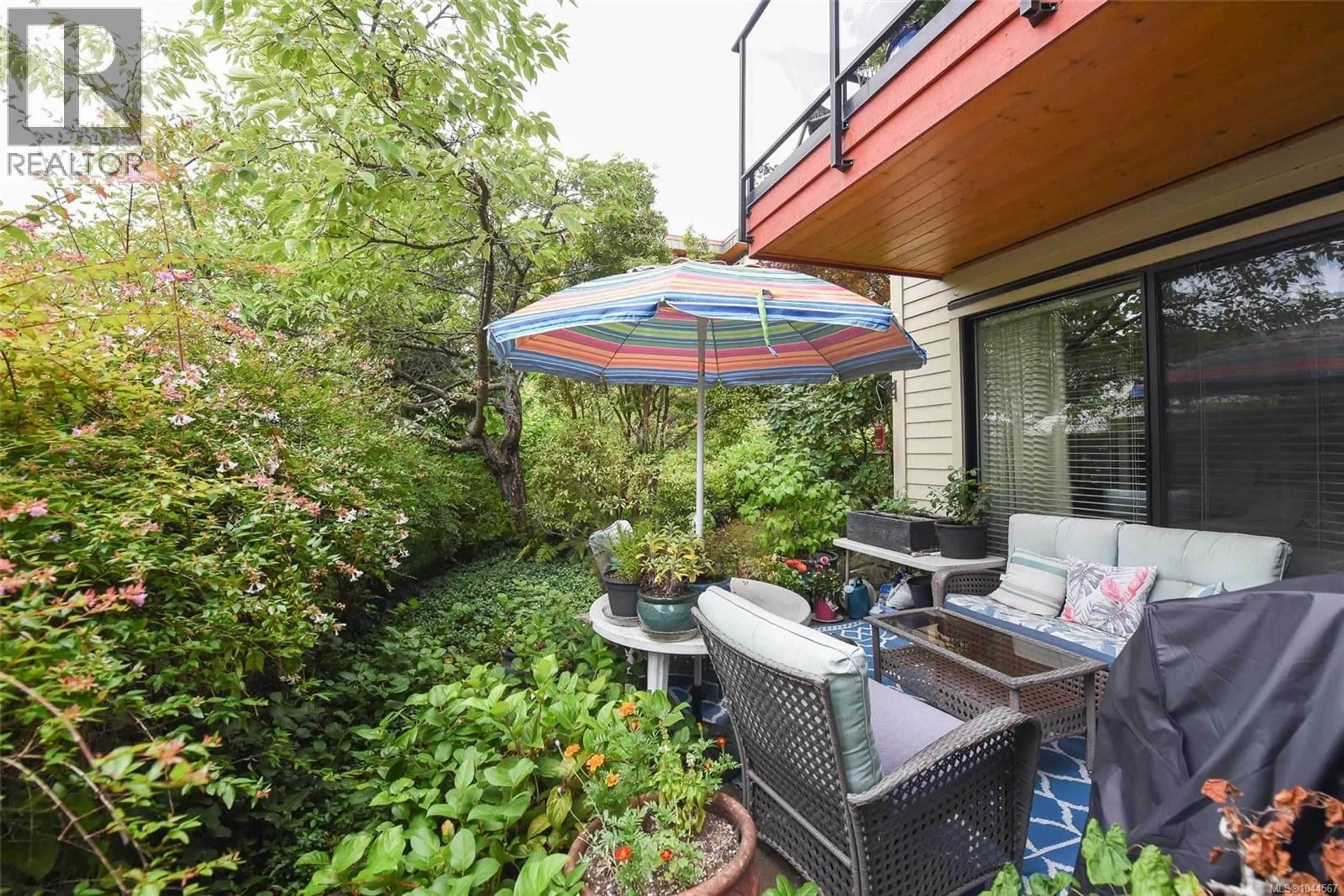 Patio, street for 114 - 2300 MANSFIELD DRIVE, Courtenay British Columbia V9N3S3