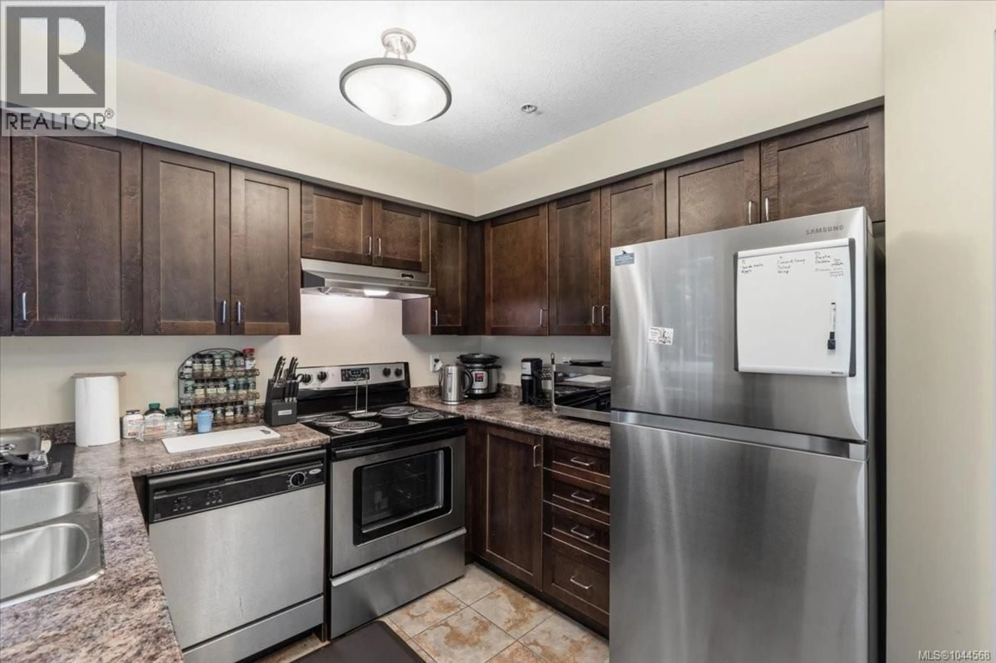 Standard kitchen, unknown for 203 - 1620 TOWNSITE ROAD, Nanaimo British Columbia V9S1N2