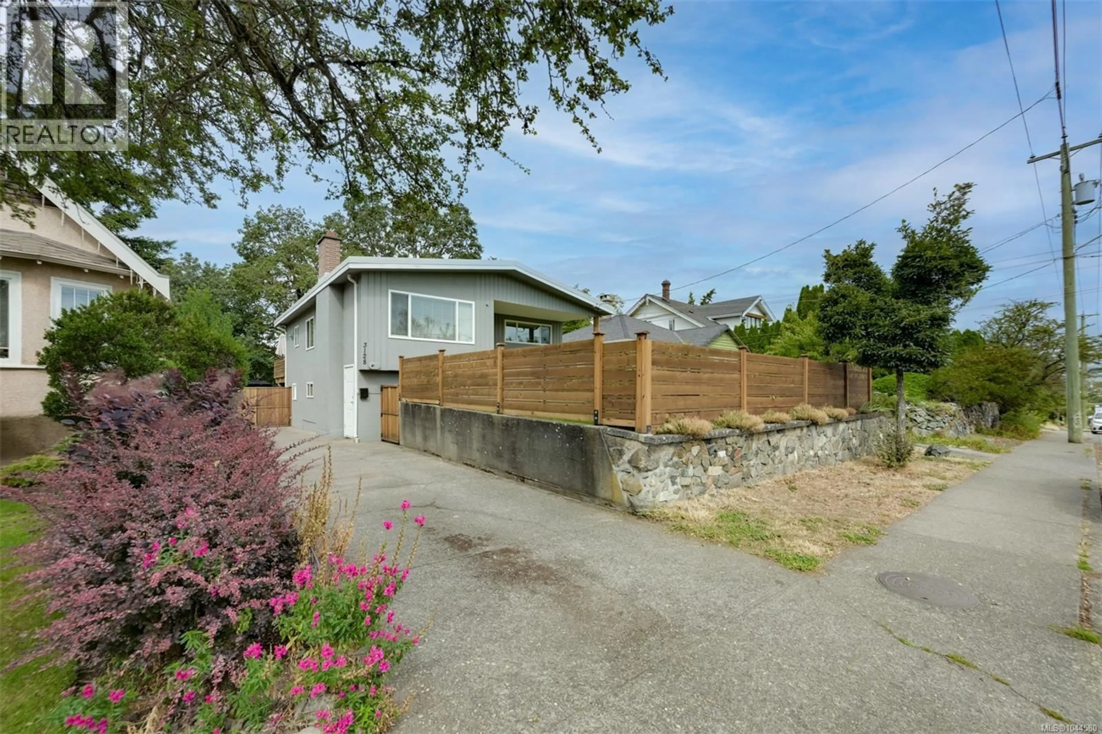 A pic from outside/outdoor area/front of a property/back of a property/a pic from drone, street for 3128 QUADRA STREET, Victoria British Columbia V8X1G1