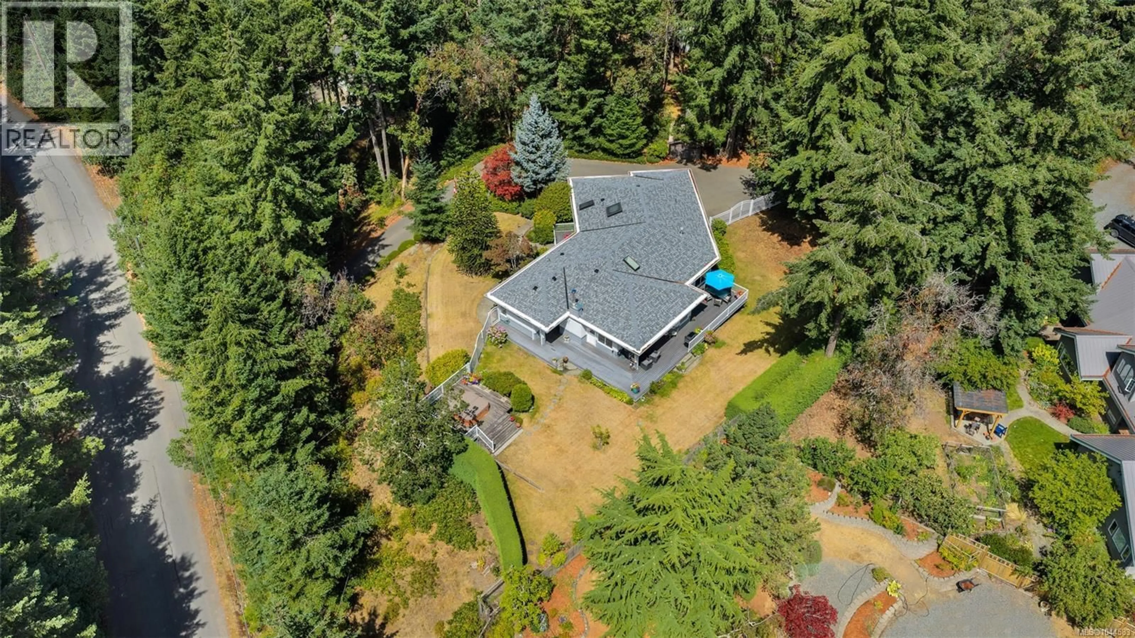 A pic from outside/outdoor area/front of a property/back of a property/a pic from drone, forest/trees view for 949 PACIFIC PLACE, Duncan British Columbia V9L5S5