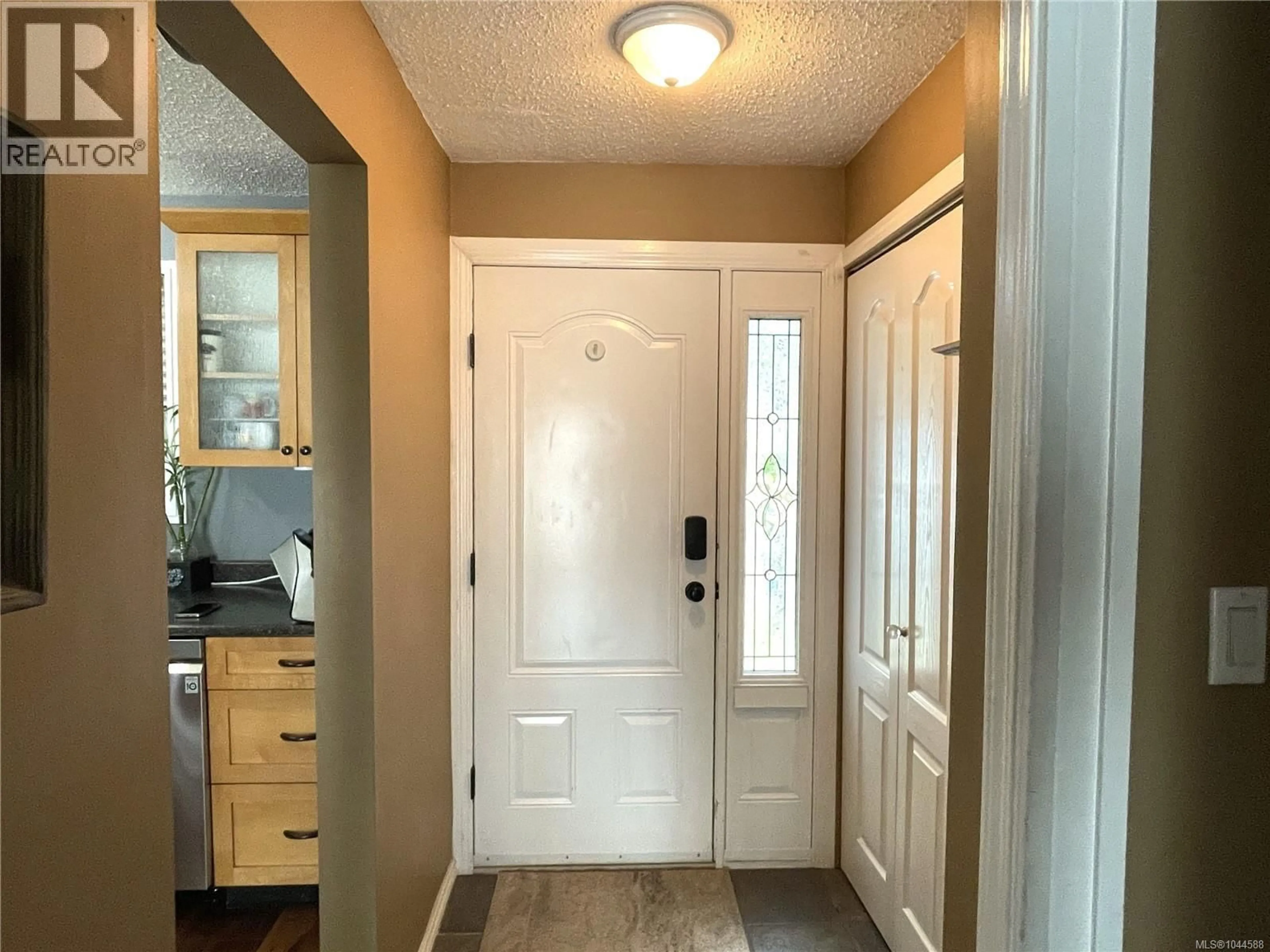 Indoor entryway for 4251 8TH AVENUE, Port Alberni British Columbia V9Y4S5