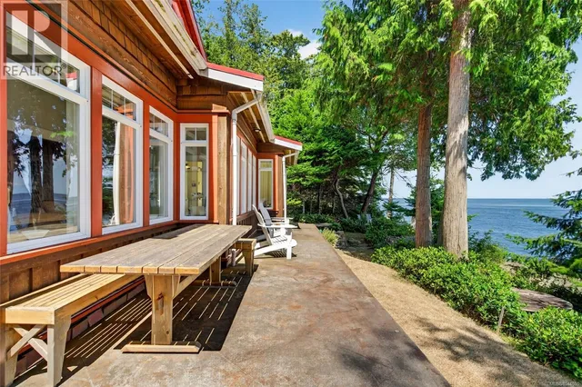 105 ISLAND PARK DRIVE, Galiano Island 5