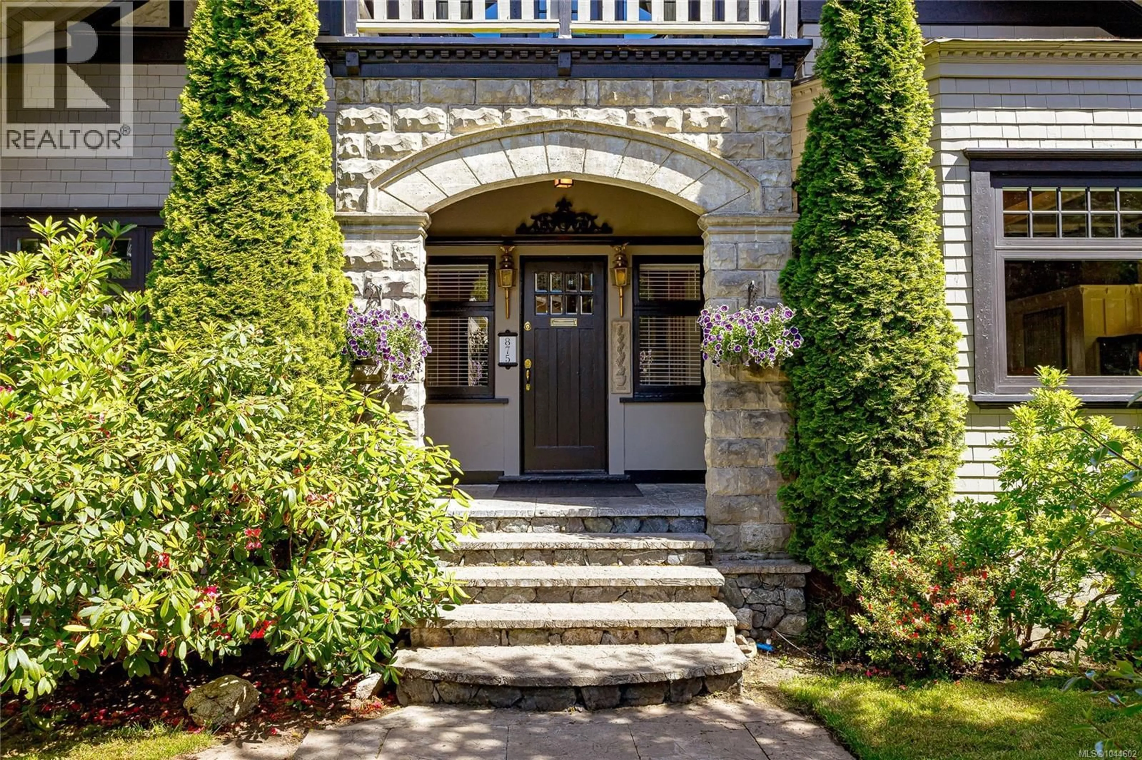 Indoor entryway for 875 RICHMOND ROAD, Victoria British Columbia V8S3Z2