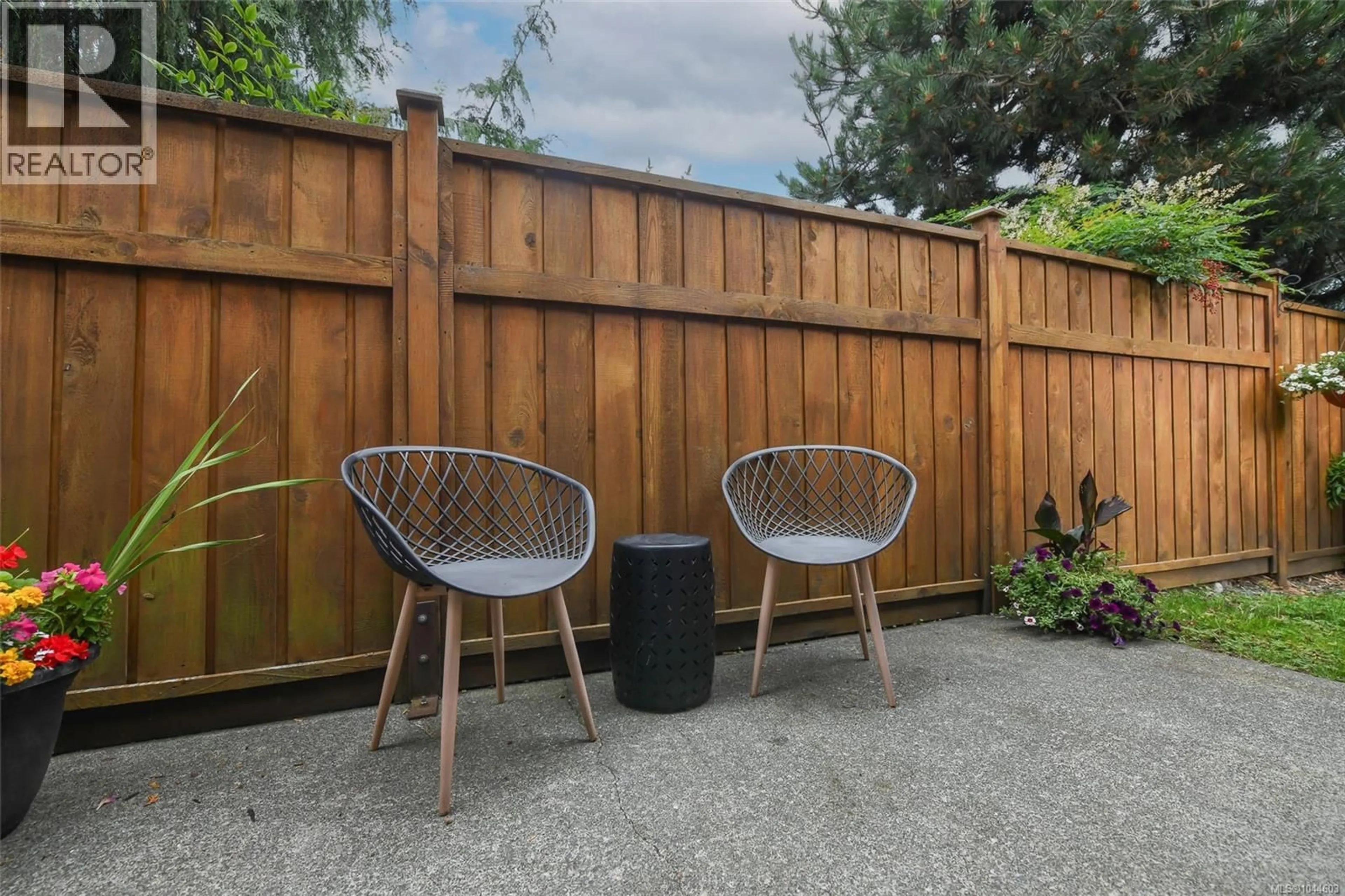 Patio, street for 107 - 720 ASPEN ROAD, Comox British Columbia V9M3Y4