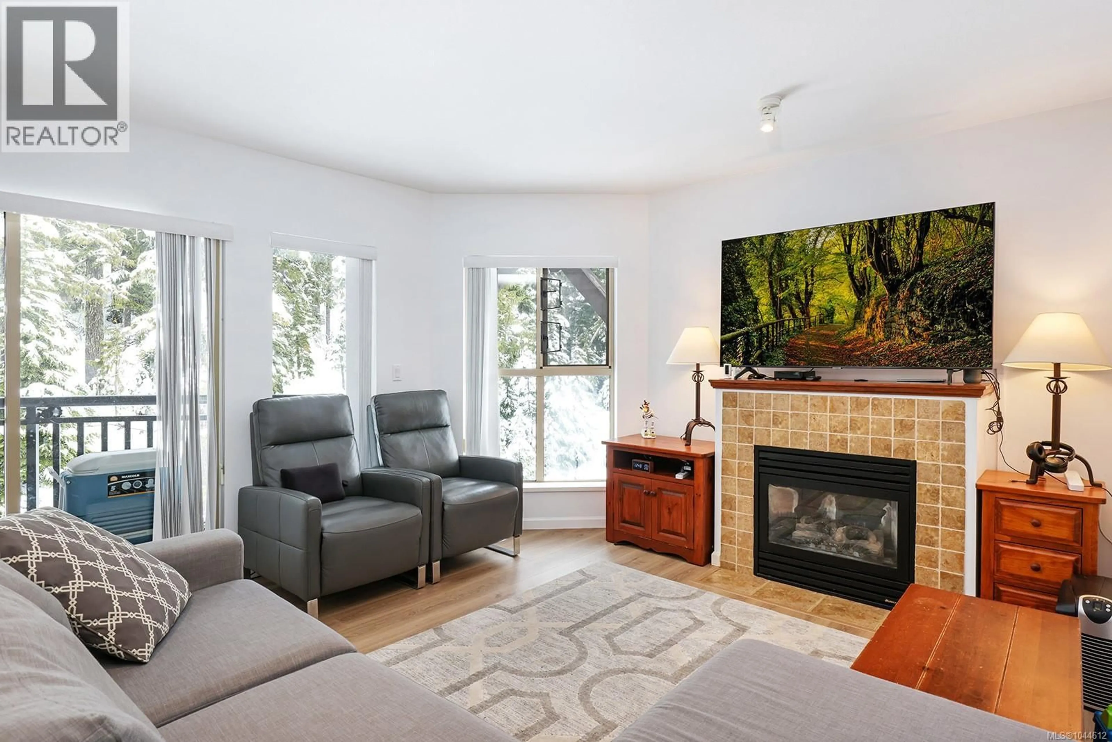 Living room with furniture, unknown for 411 - 1280 ALPINE ROAD, Courtenay British Columbia V9J1L0
