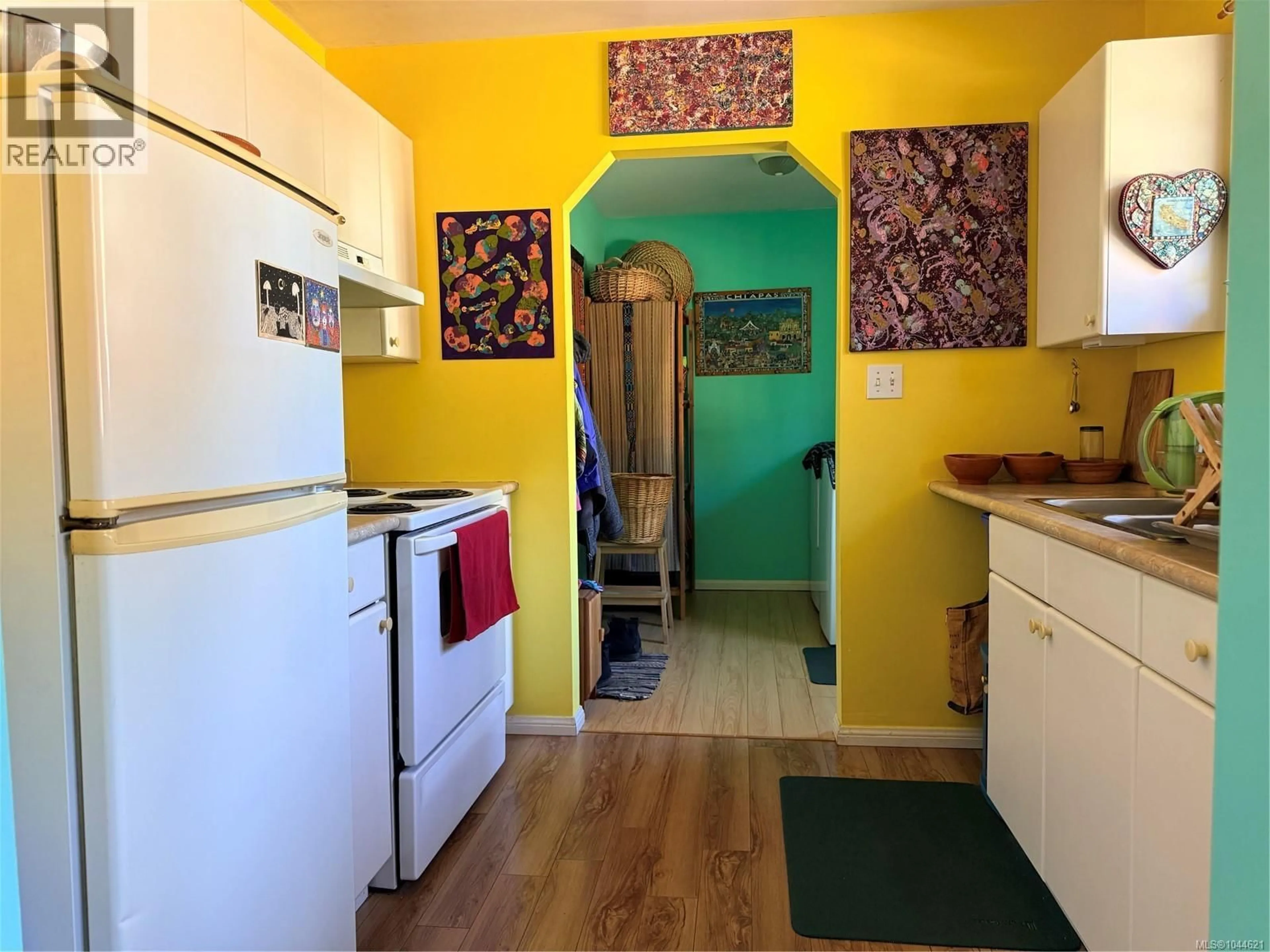 Standard kitchen, unknown for 26 - 745 CHURCH STREET, Gabriola Island British Columbia V0R1X3