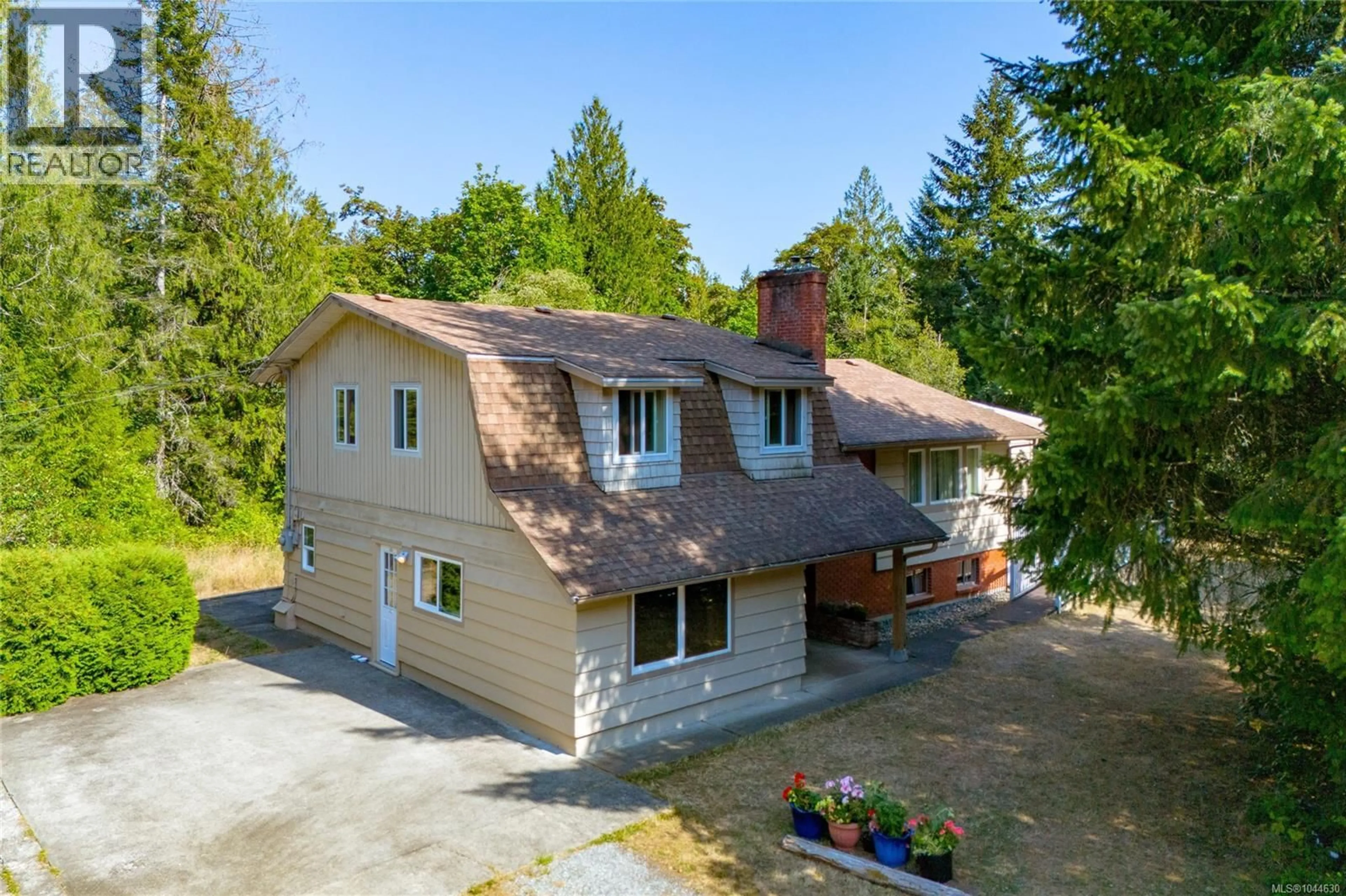 A pic from outside/outdoor area/front of a property/back of a property/a pic from drone, unknown for 2789 VANAPPELEN ROAD, Nanaimo British Columbia V9X1K5