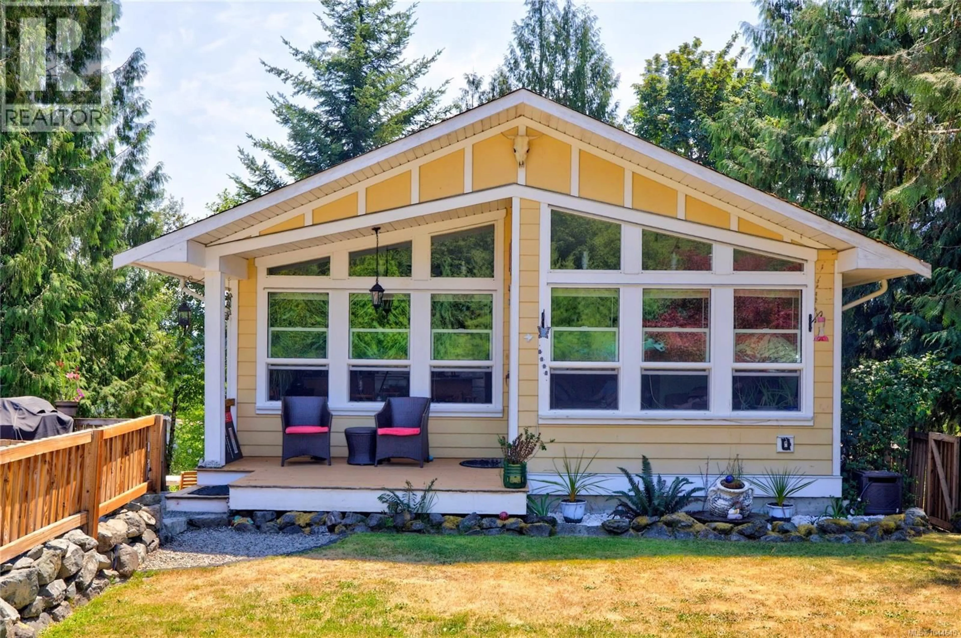 Home with vinyl exterior material, unknown for 266 KINGFISHER PLACE, Lake Cowichan British Columbia V0R2G0