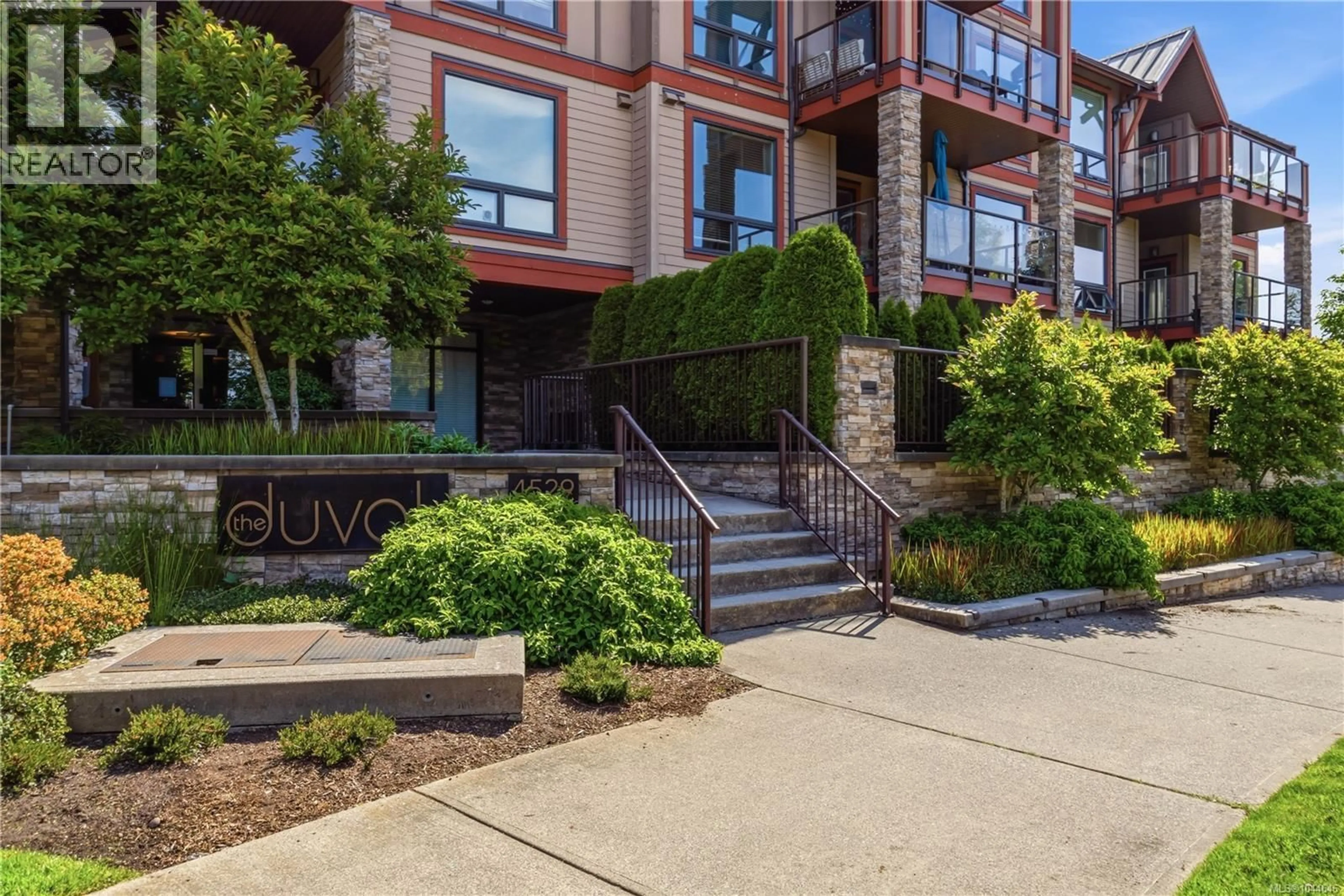 Patio, street for 101 - 4529 WEST SAANICH ROAD, Saanich British Columbia V8Z3G3