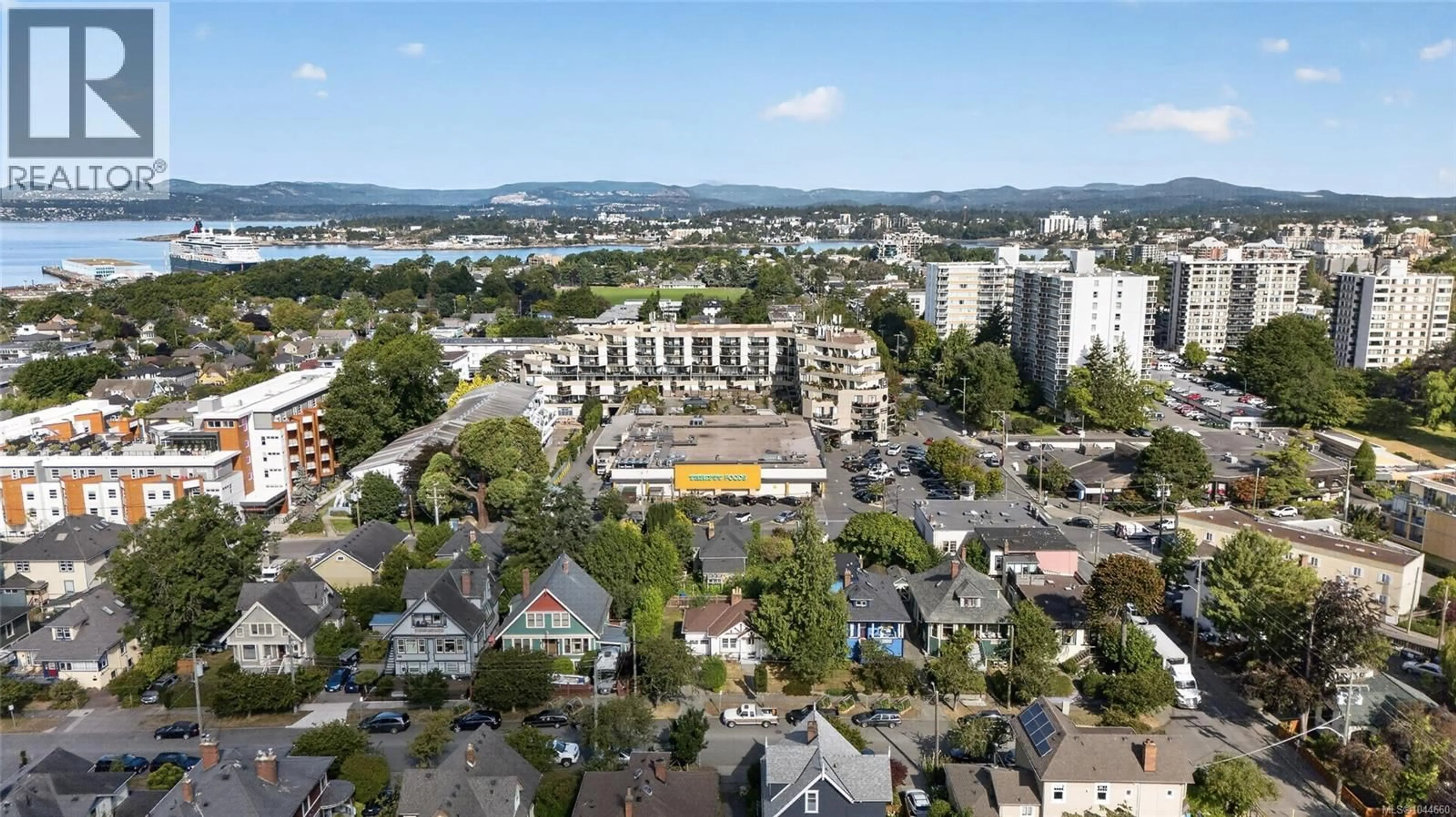 A pic from outside/outdoor area/front of a property/back of a property/a pic from drone, city buildings view from balcony for 146 MEDANA STREET, Victoria British Columbia V8V2H5