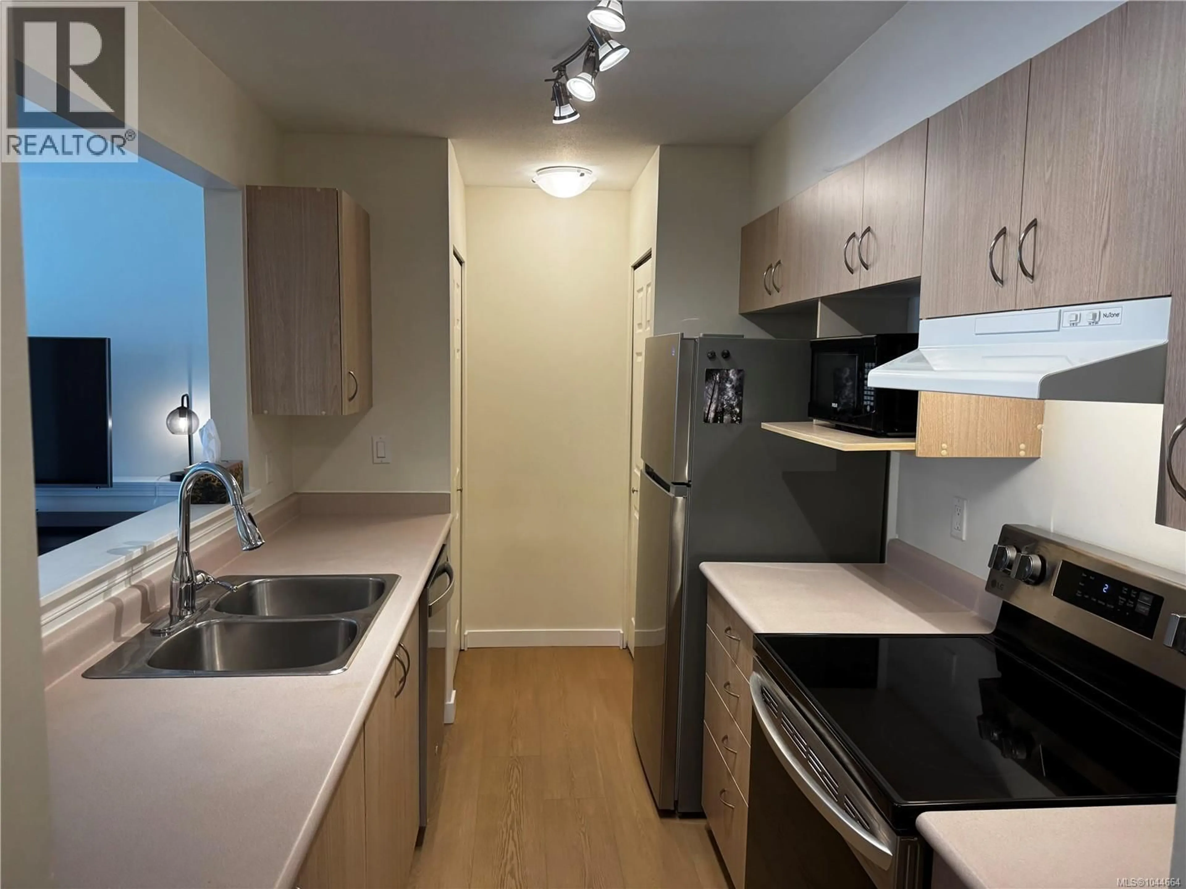 Standard kitchen, unknown for 2 - 840 BRAIDWOOD ROAD, Courtenay British Columbia V9N3R9