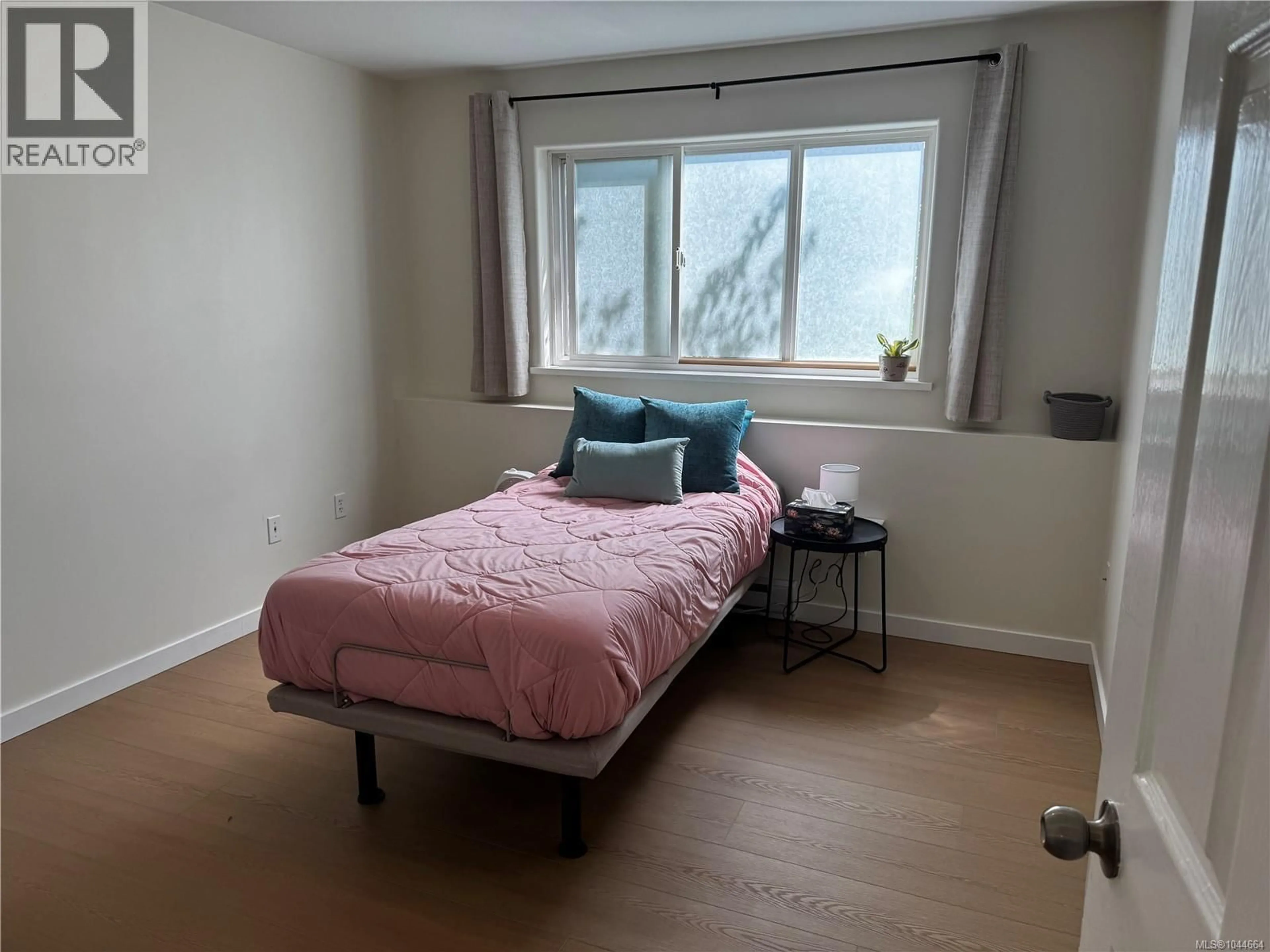 A pic of a room for 2 - 840 BRAIDWOOD ROAD, Courtenay British Columbia V9N3R9