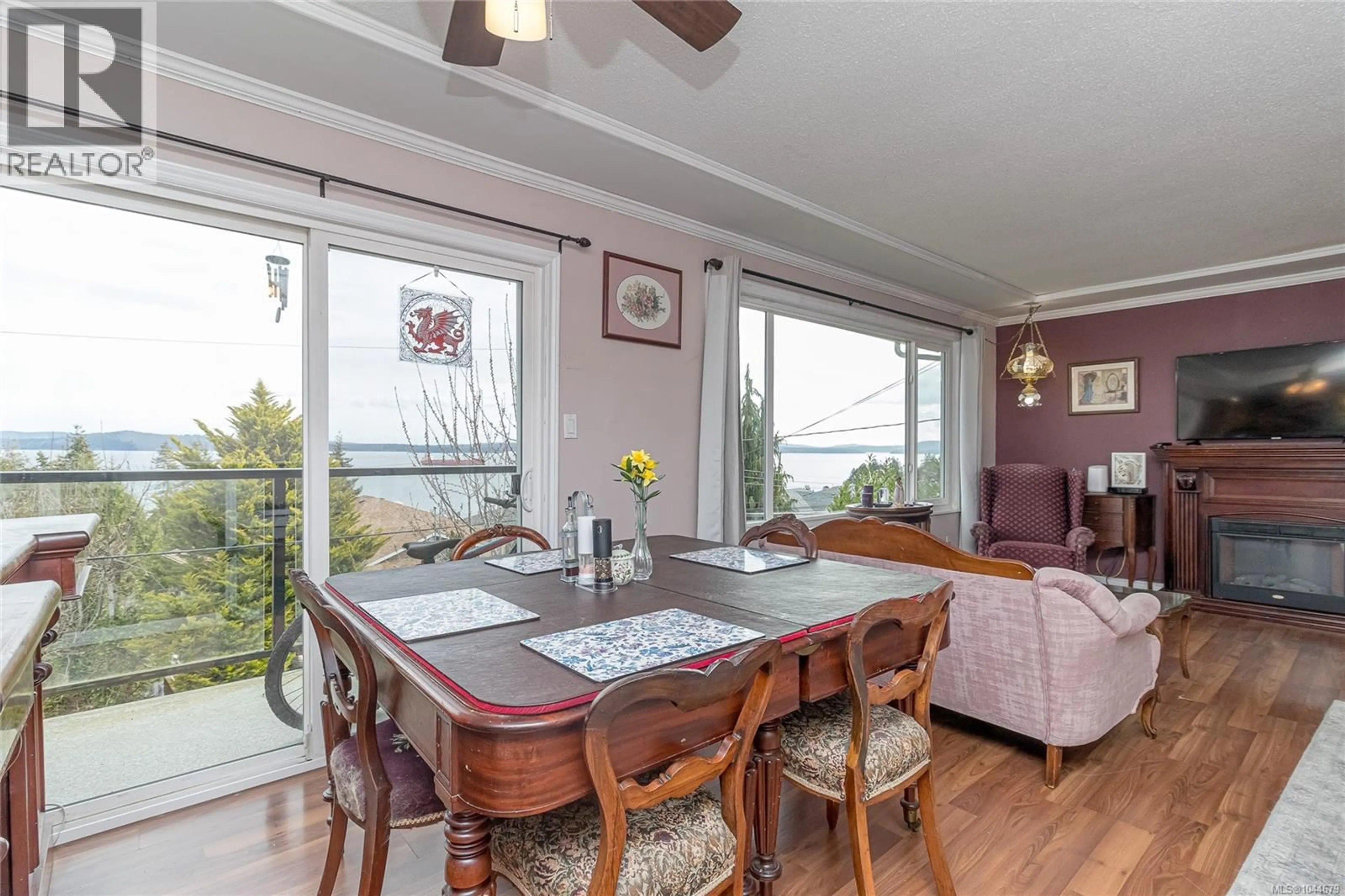Dining room, wood/laminate floor for 10190 VIEW STREET, Chemainus British Columbia V0R2K0